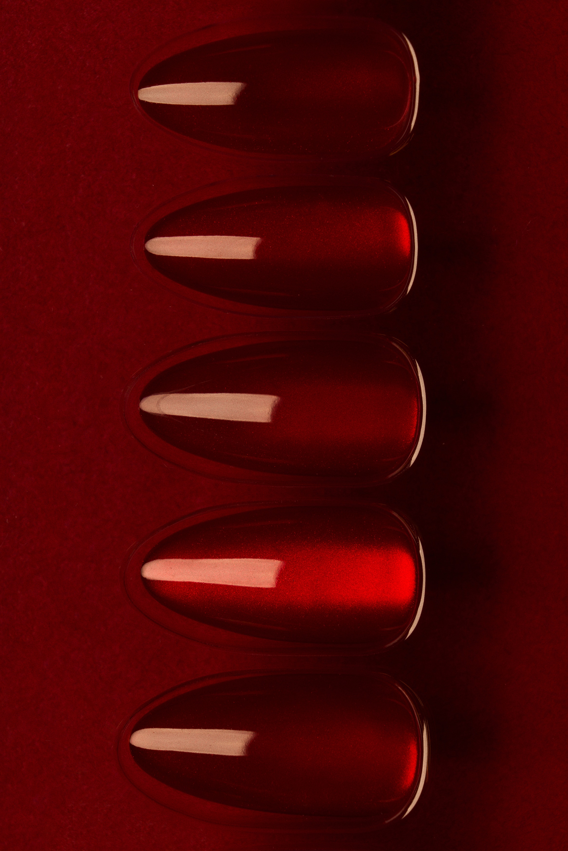 Kunstige negle - Almond Long Rouge Glow/Almond Long Golden Tips/Almond Long Quite Wild/Almond Long Cosmic Spark/Almond Medium French Tips/Almond Long Twinkle Time/Almond Medium Sparkle & Treats/Oval Short Mocha Dots/Almond Medium Sugar Glaze/Almond Long Ruby Tips/Almond Long Classic Crystal/Oval Long Bordeaux Blush