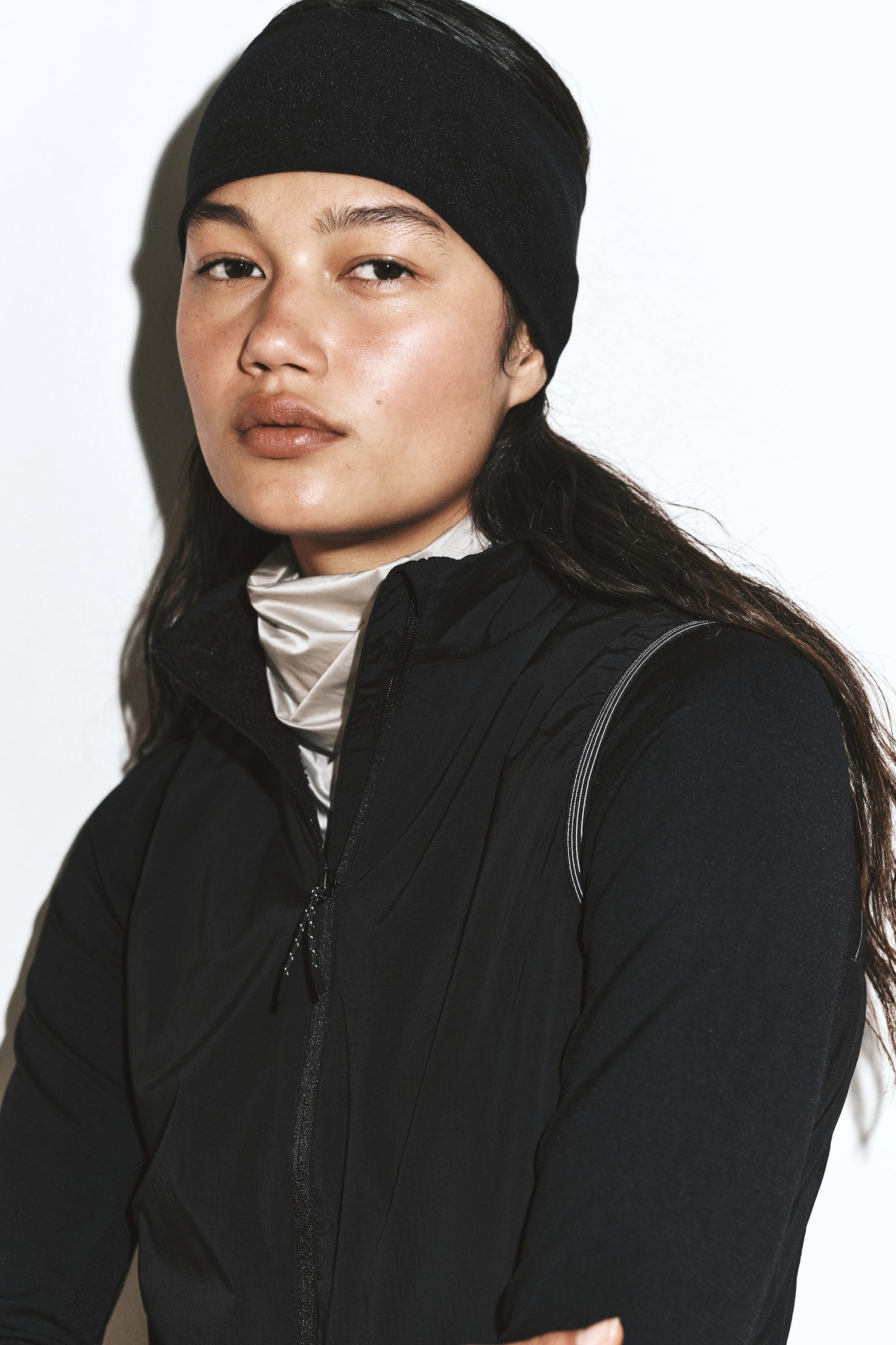 Женский жилет H&M Move Water-Repellent Sports, цвет: Чёрный — фото 3