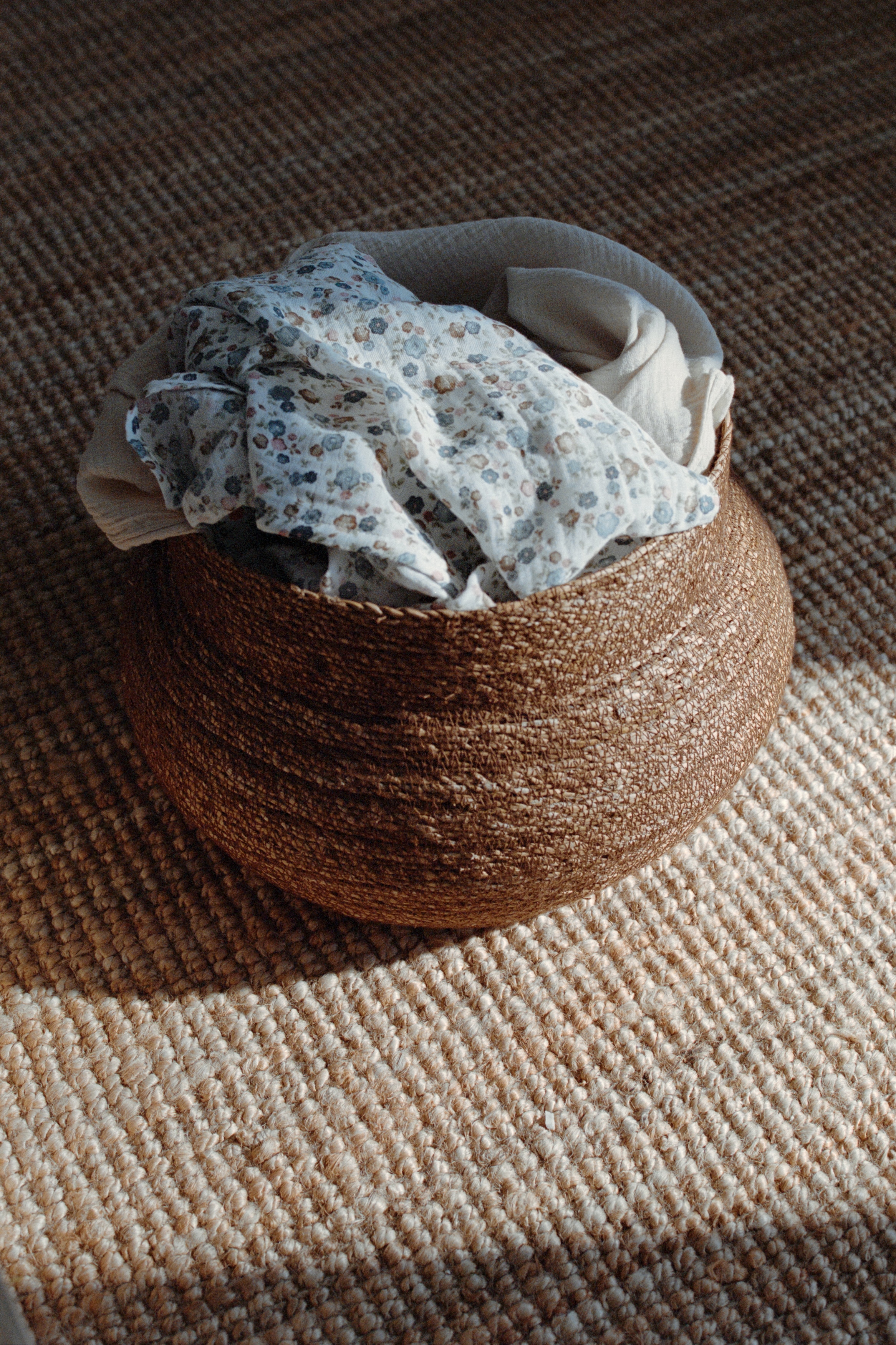 Βρεφική κουβέρτα από μουσελίνα - Κρεμ/φλοράλ/Λευκό/κουτάβια/Λευκό/καρδιές/Λευκό/τριφύλλι/Λευκό/αστέρια