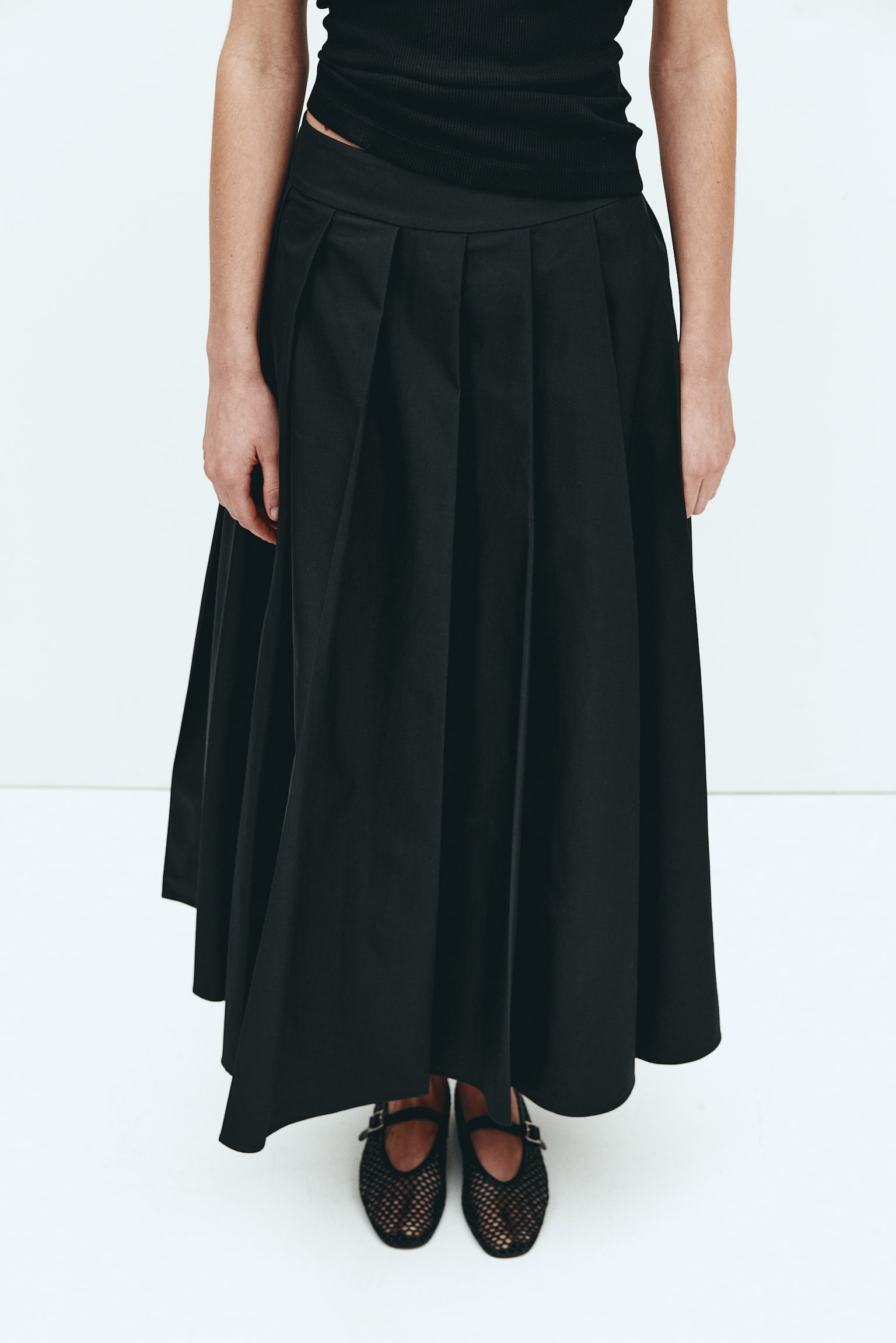 Pleated A-line skirt - Black - 4