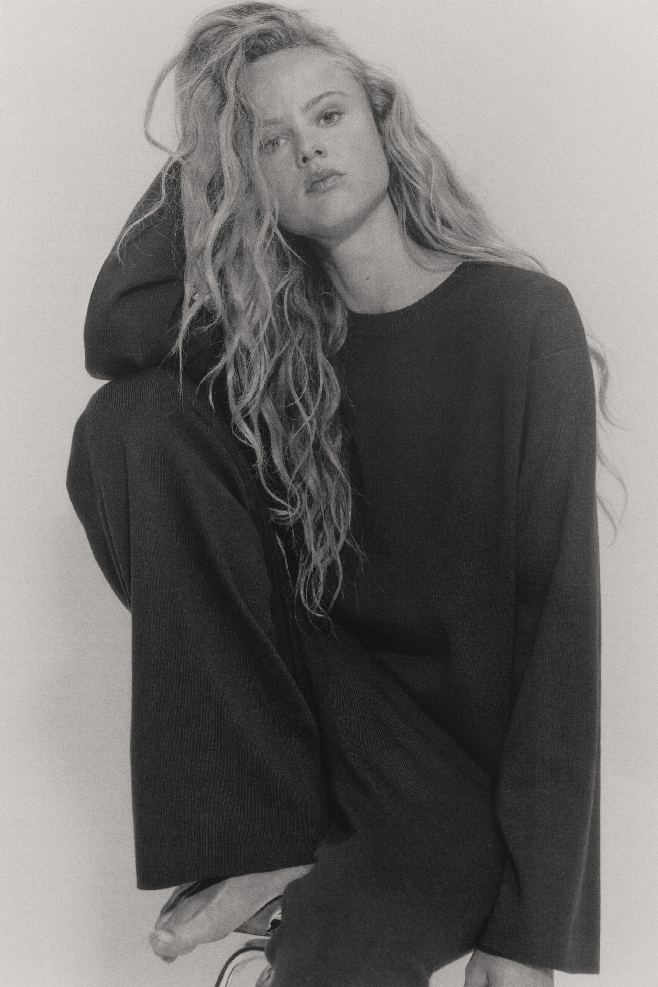 Oversized Fine-Knit Sweater