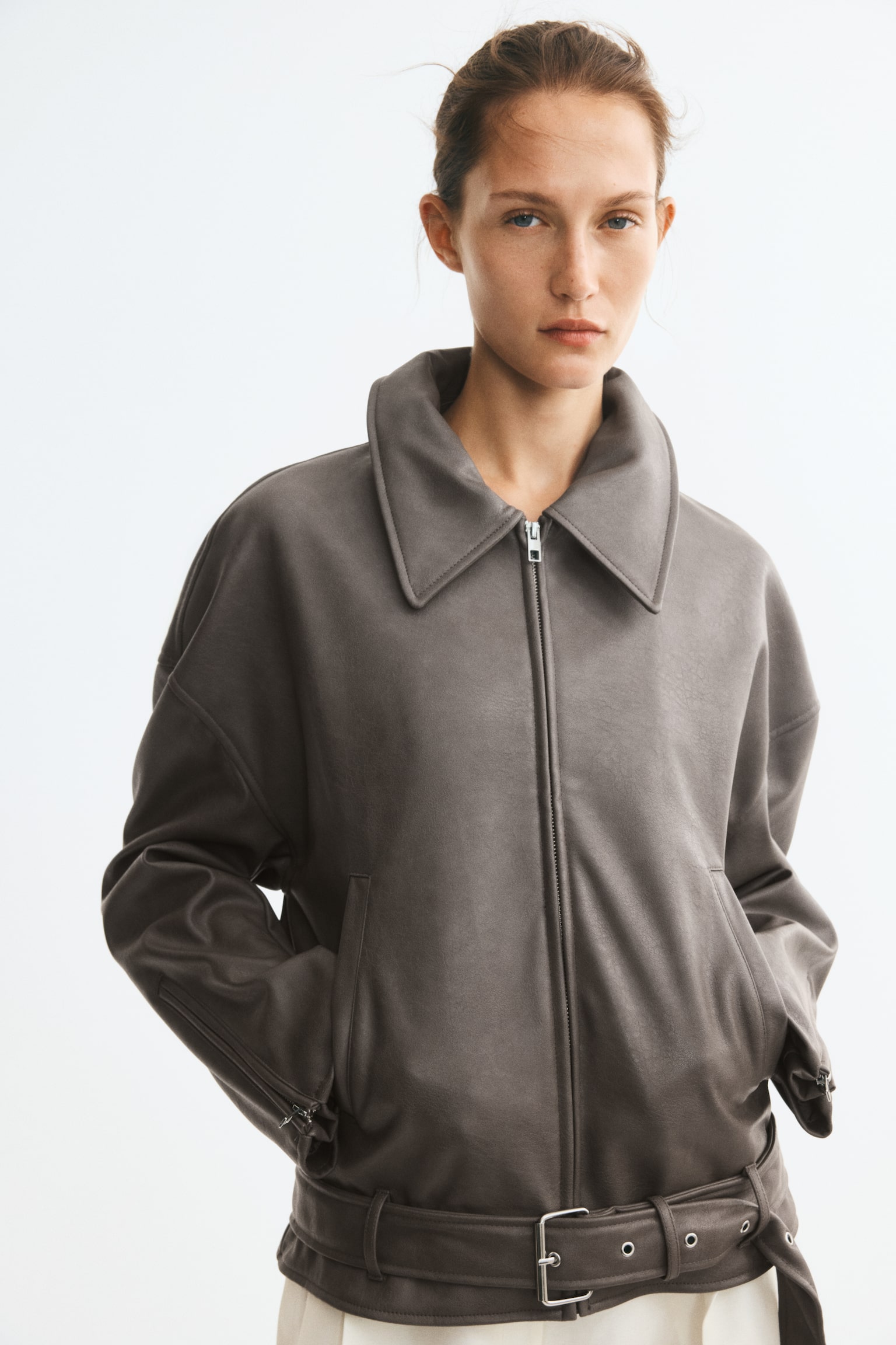 Женская куртка H&M Coated Biker, цвет: Тёмный пыльный серый — фото 5