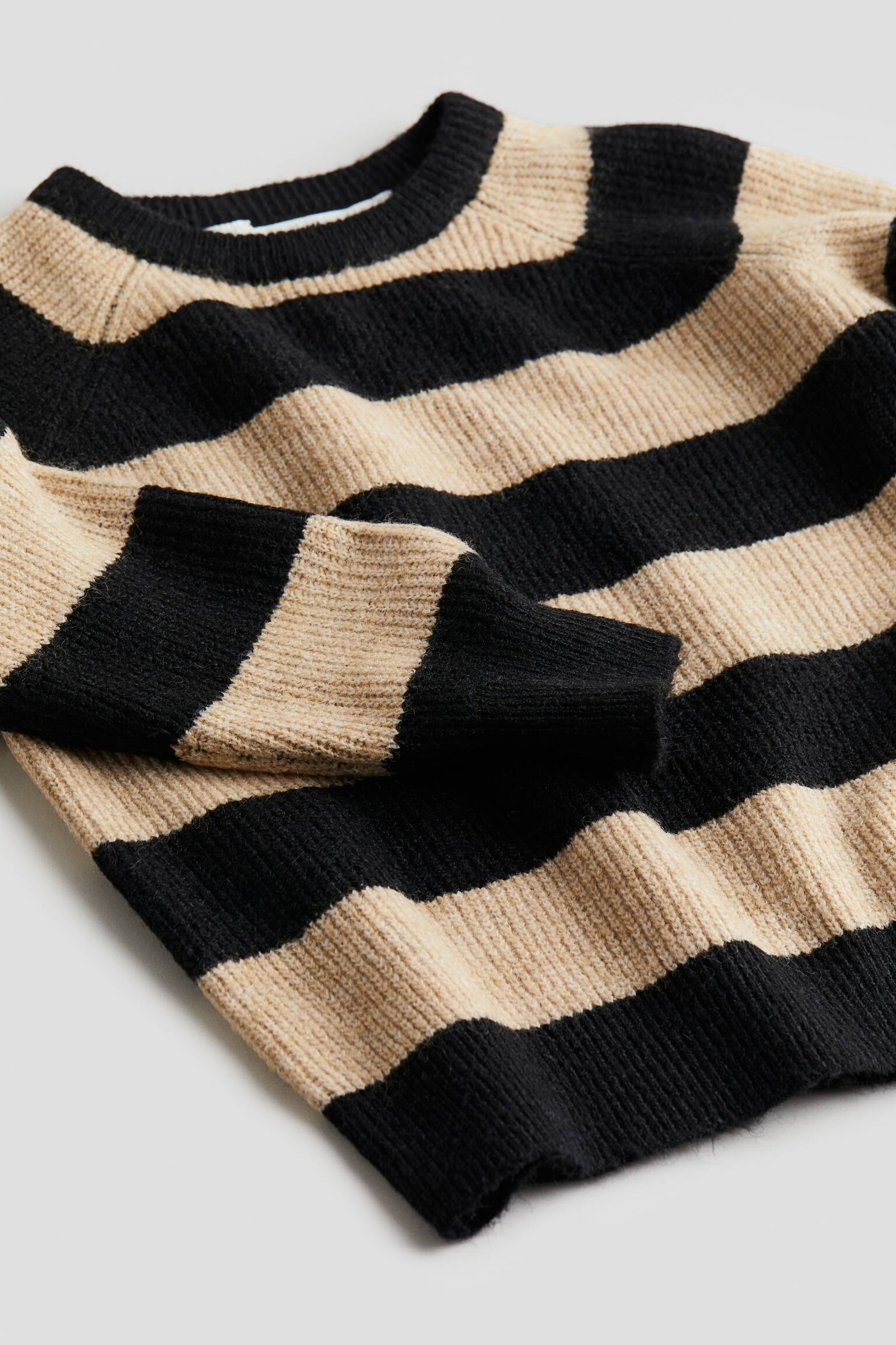 Round Neck Sweater - Black/Beige stripe - 5