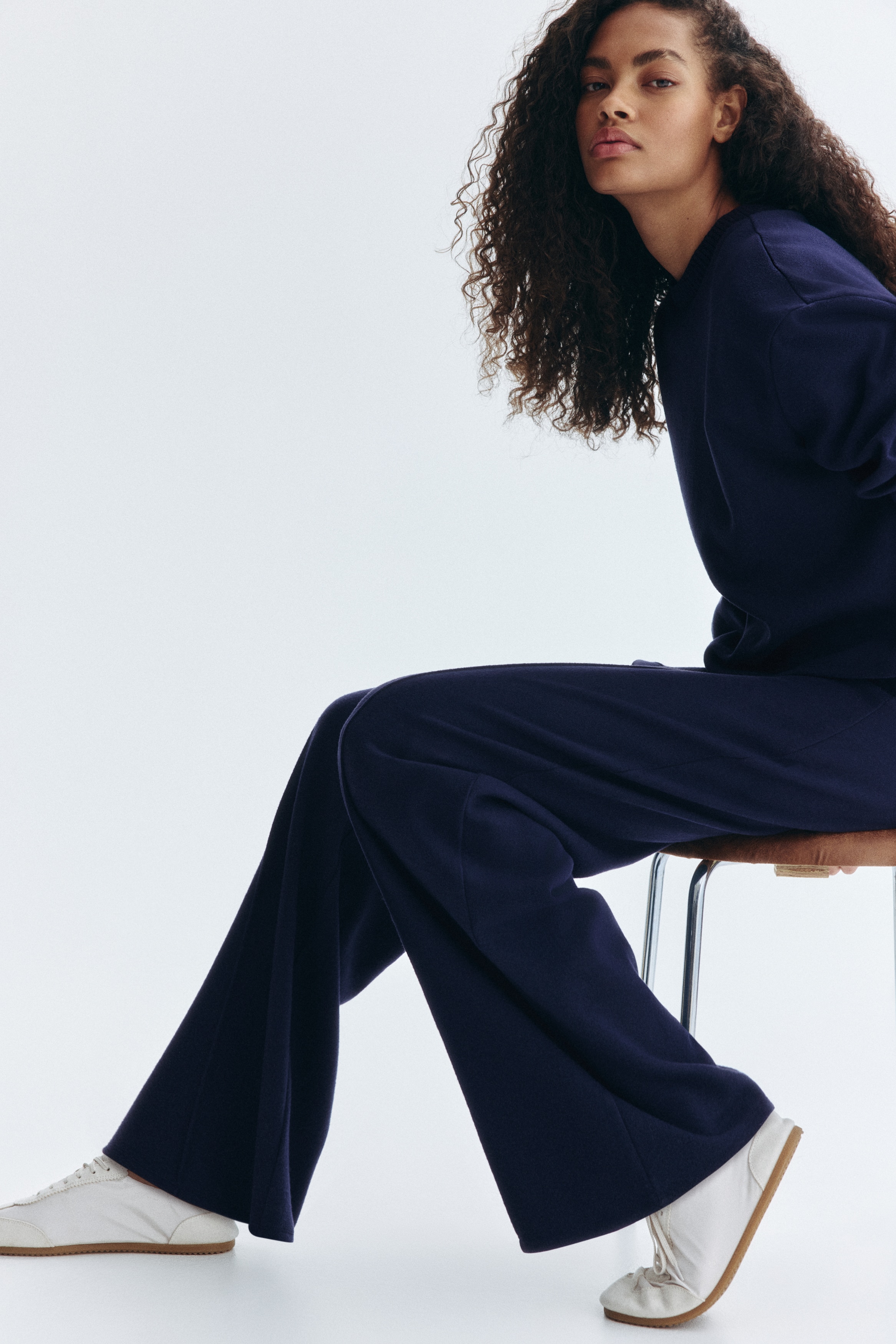 Crease-leg trousers