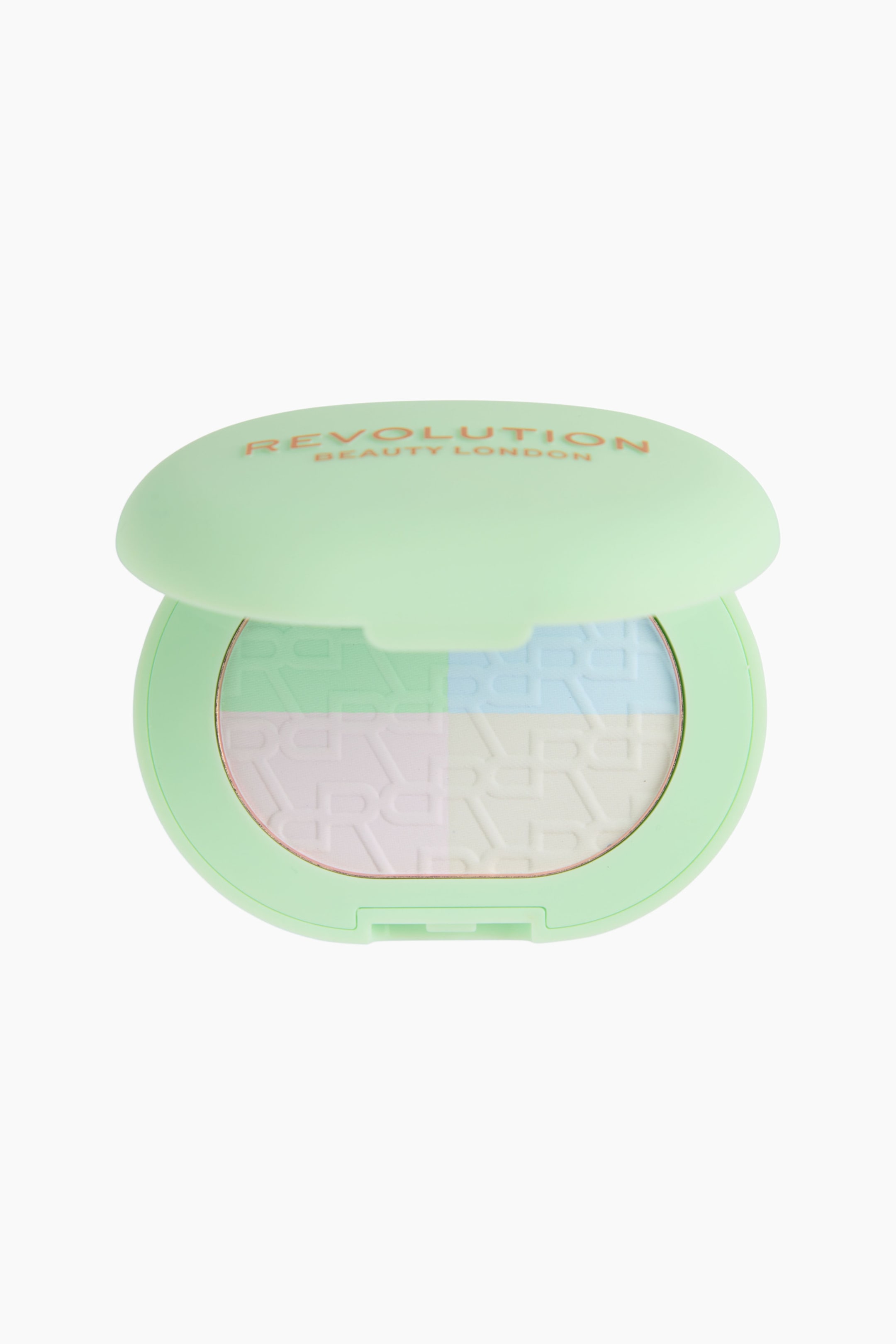 Näytä suurempi kuva: Colour Correct Powder Pops -kompaktin rasia on auki ja esittelee mintunvihreän kotelon, jonka kannessa on kultainen brändäys. Sisäosa paljastaa pyöreän puuteripannun, joka on jaettu neljään pastellisävyiseen värinkorjaavaan neljännekseen: vihreään, siniseen, laventeliin ja kermanväriseen, ja jokaisessa osassa on kohokuvioitu monogrammikuvio.