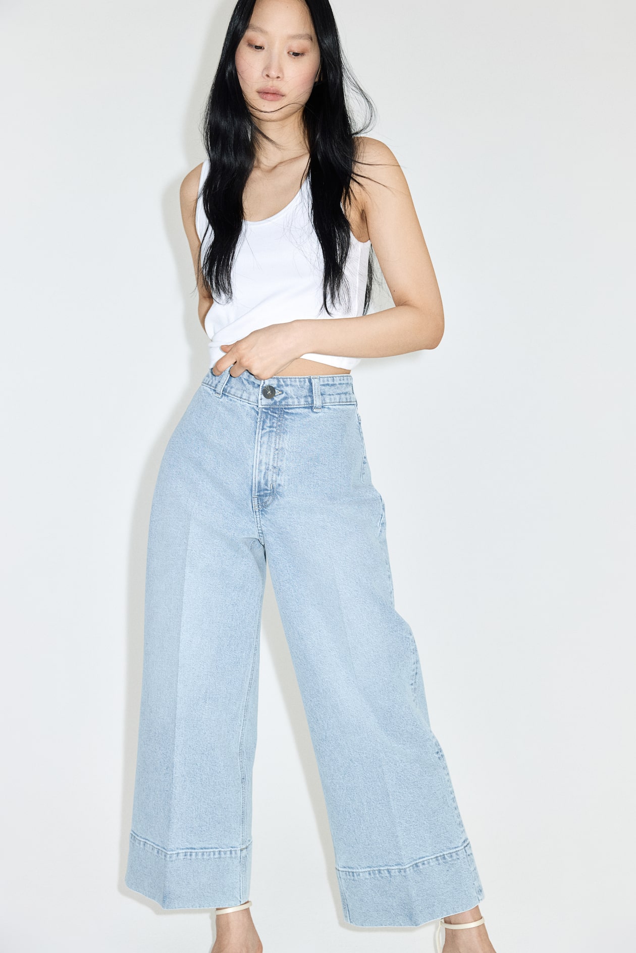 womens jeans cropped raw edge jeans