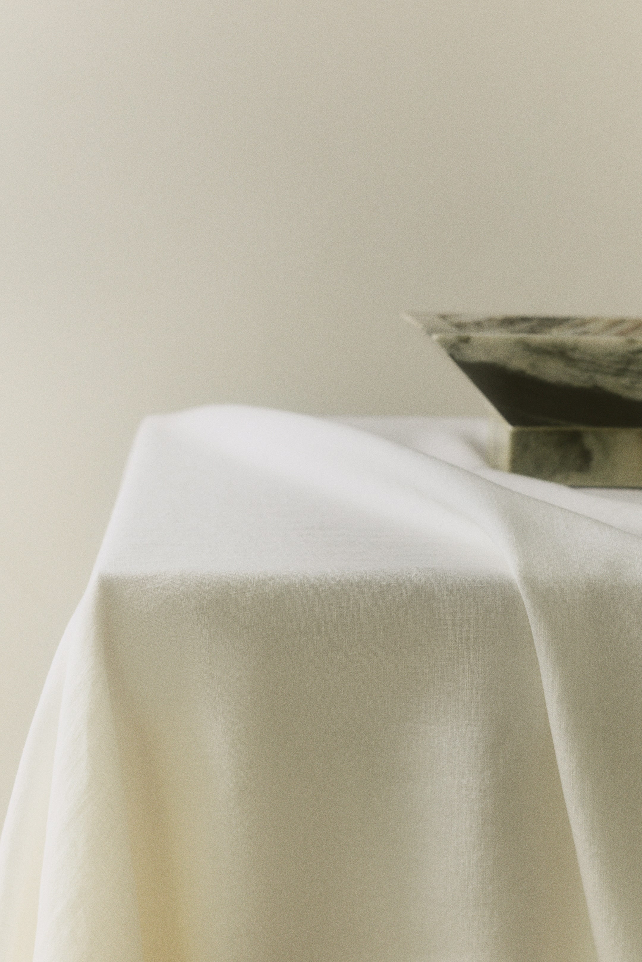 Agrandir l'image: Nappe en lin - Blanc - HOME | H&M CH 1