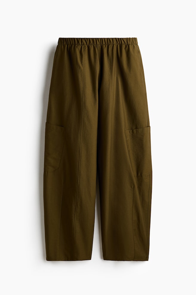 Cargohose mit Balloon Leg - Dunkles Khakigrün/Elfenbein - 1