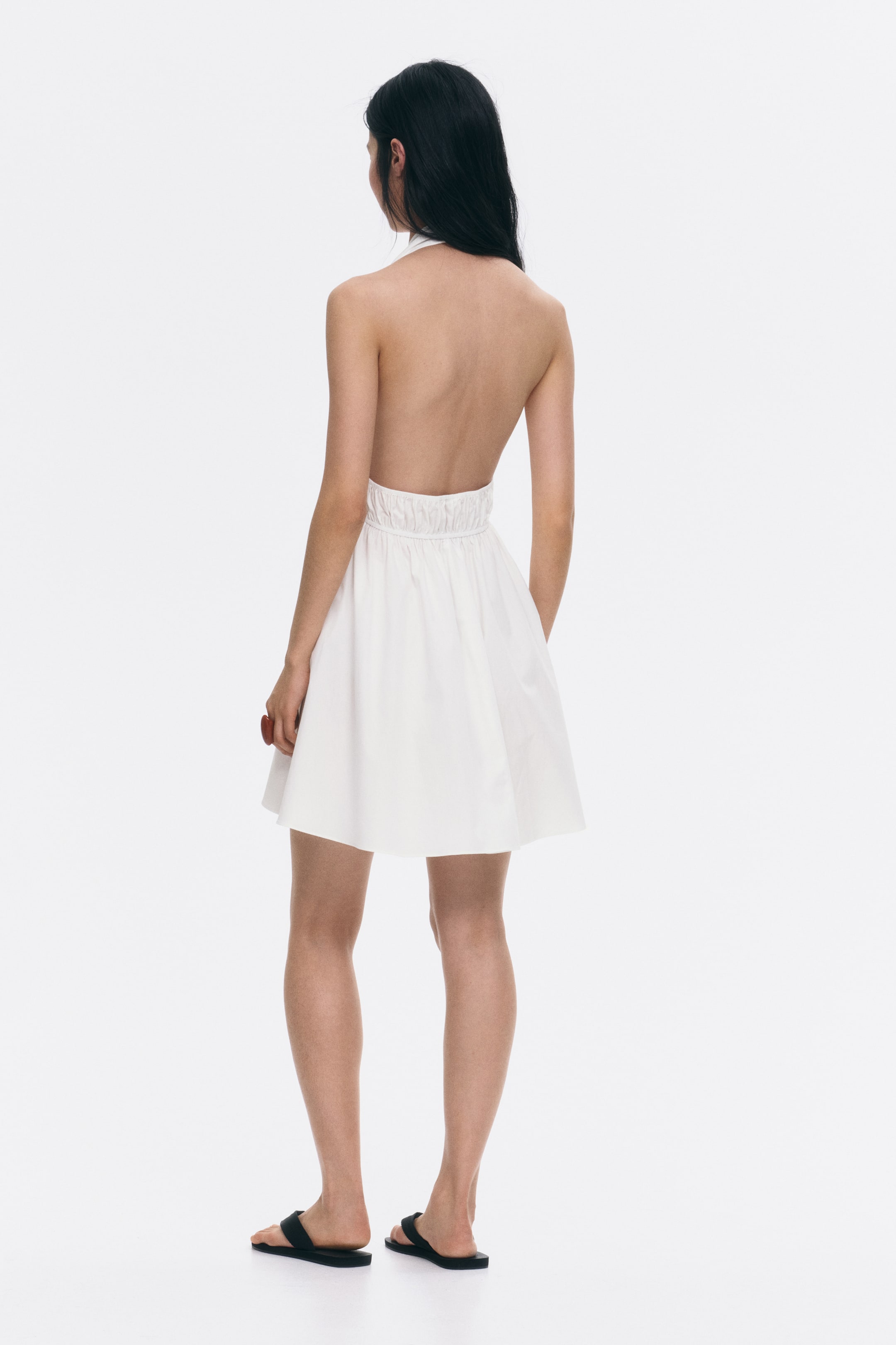Robe dos nu avec cordons de serrage