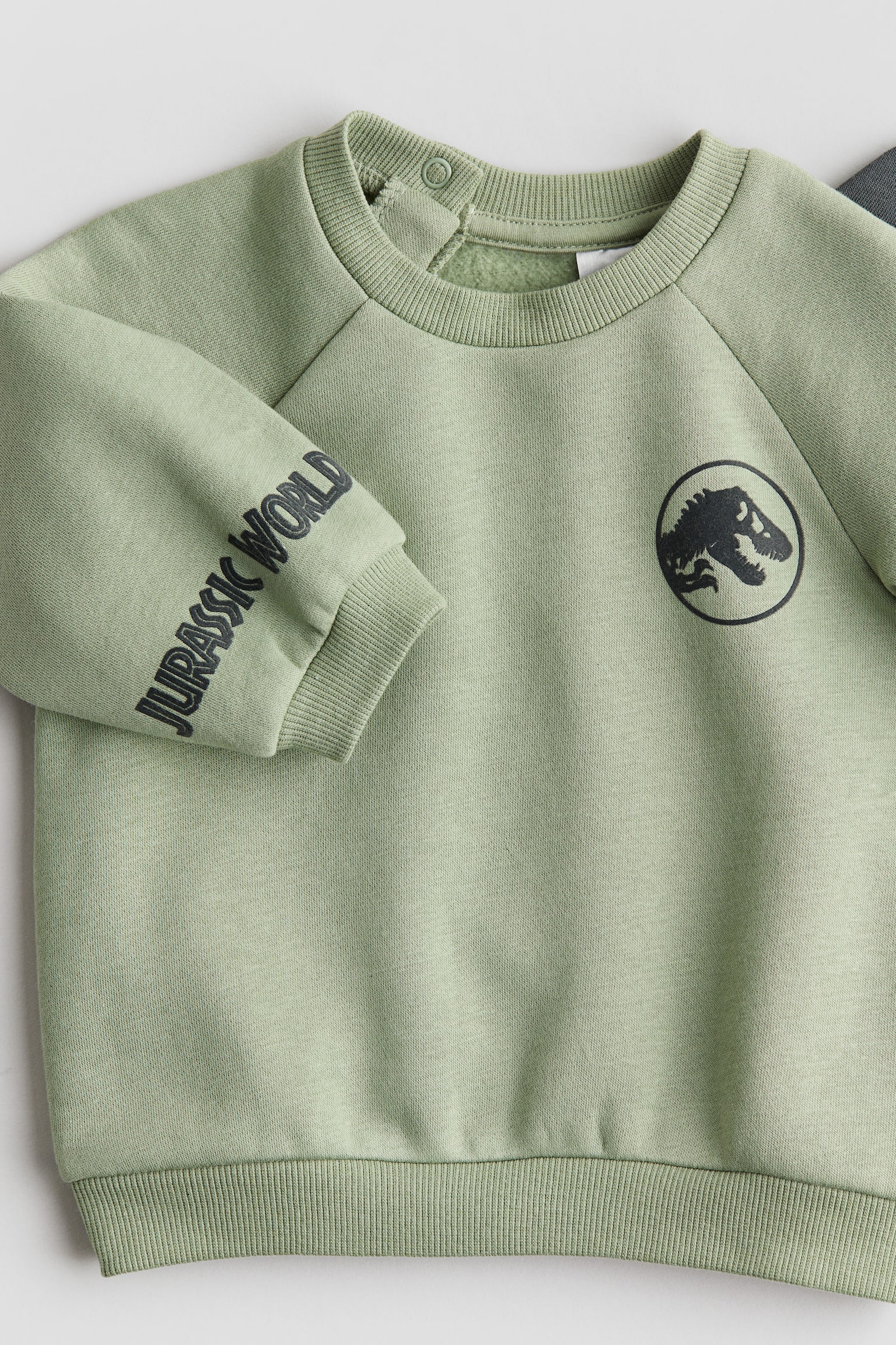 Crew-neck sweatshirt - Green/Jurassic World/White/Mickey Mouse - 2