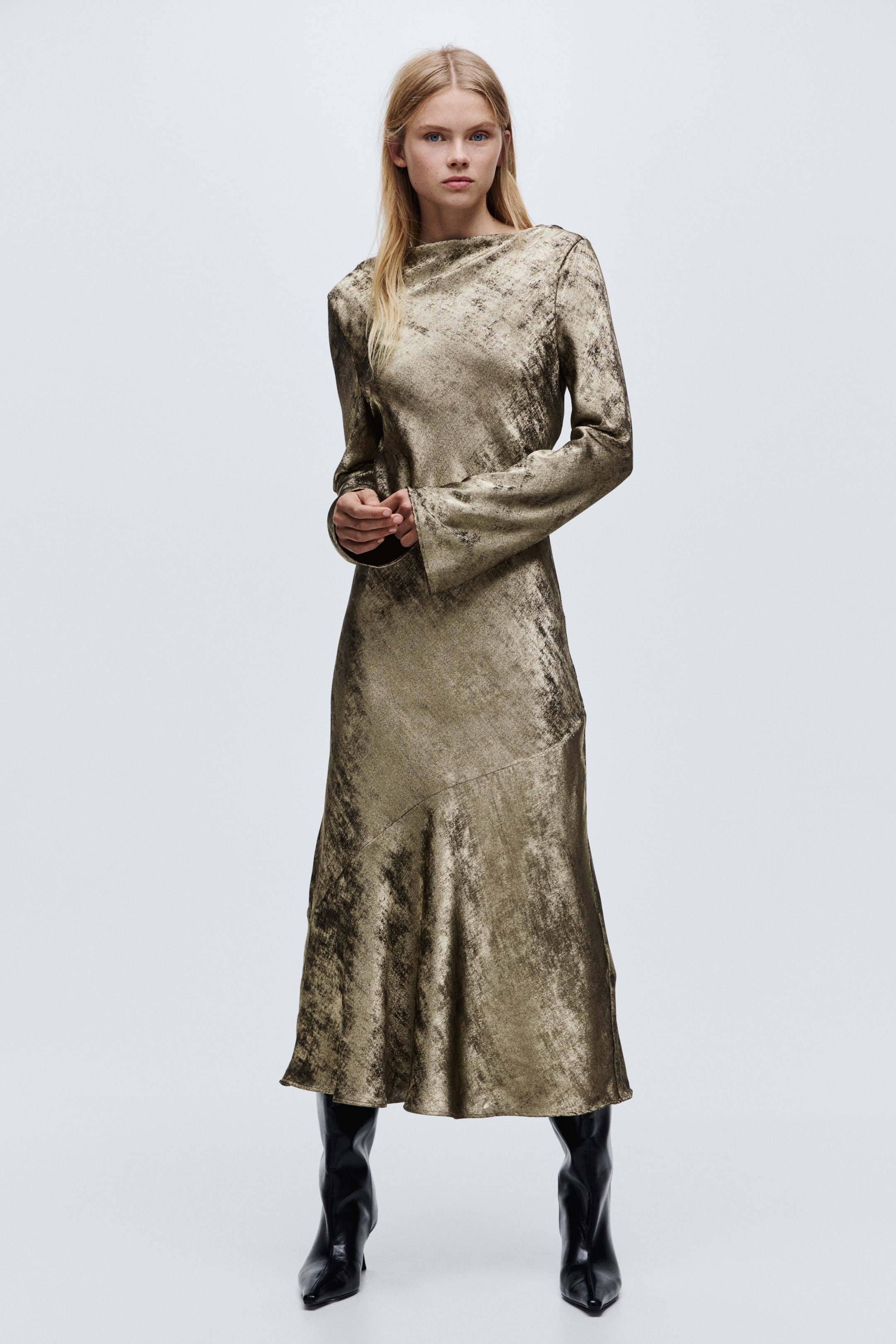 Zobacz większy obraz: Open-back satin dress - Złocisty - ONA | H&M PL 3