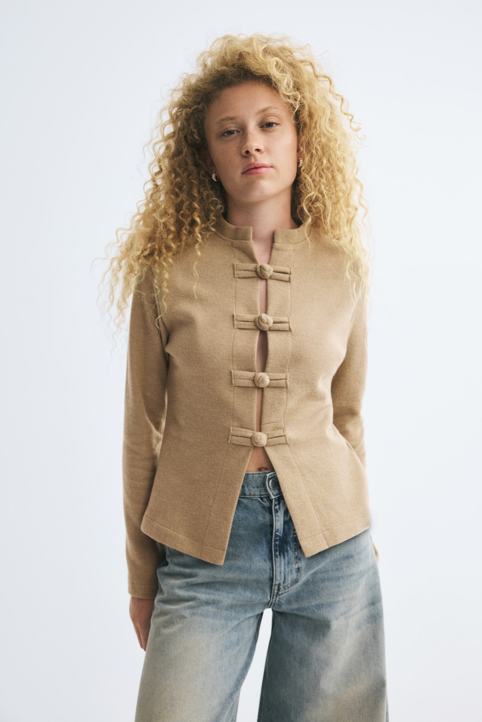 Женский кардиган H&M Knot-Button, цвет: Бежевый — фото 2
