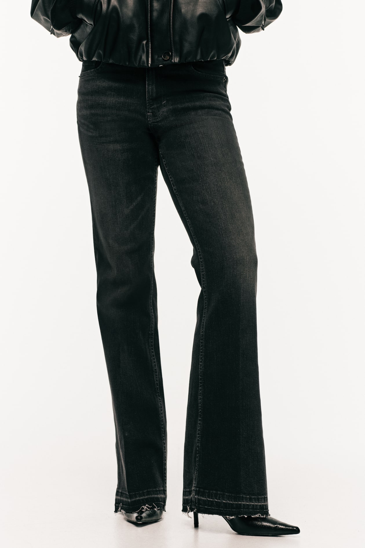 Flared High Jeans - image 4