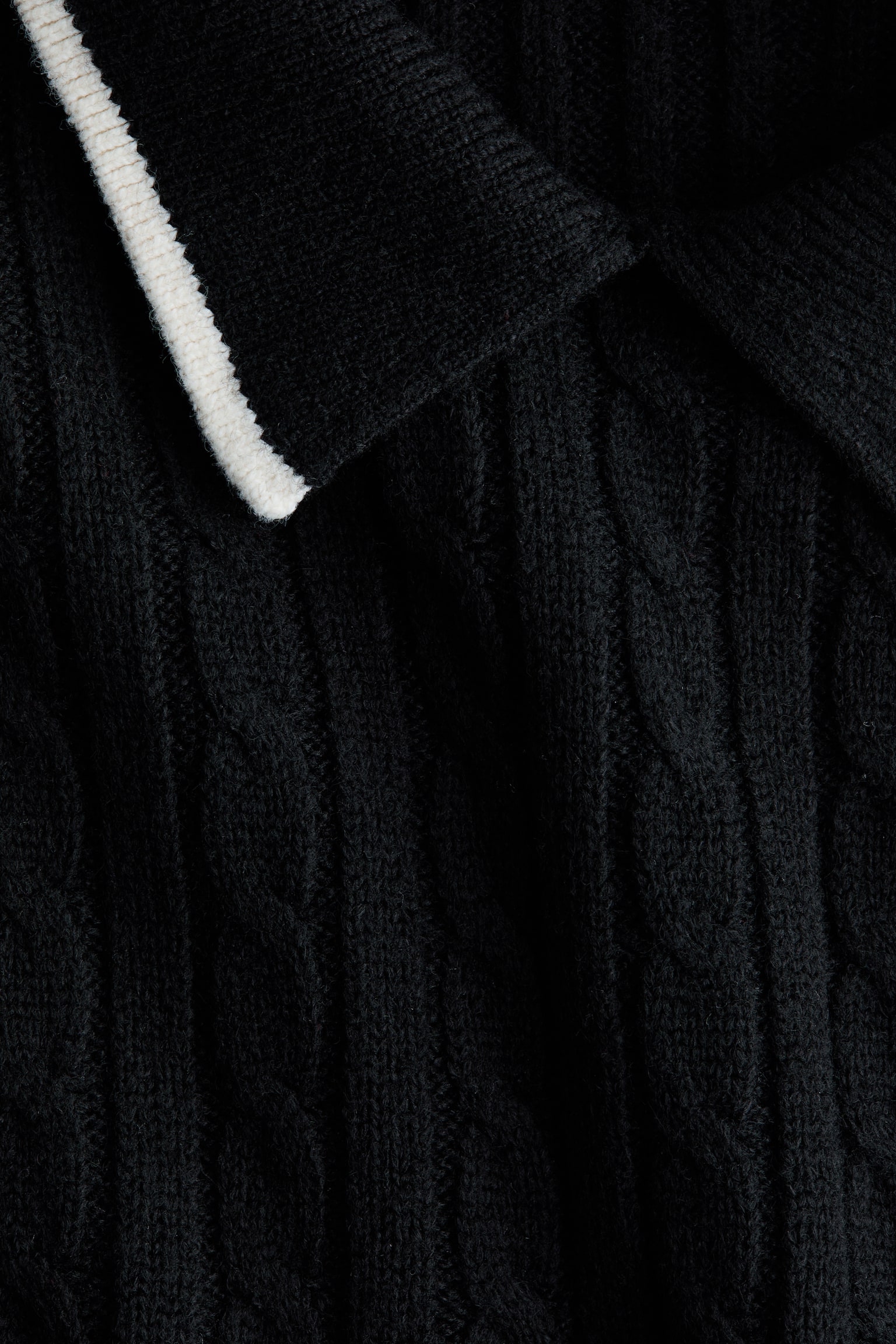 Cable-Knit Top with Collar - Black/Light beige/Light blue - 2