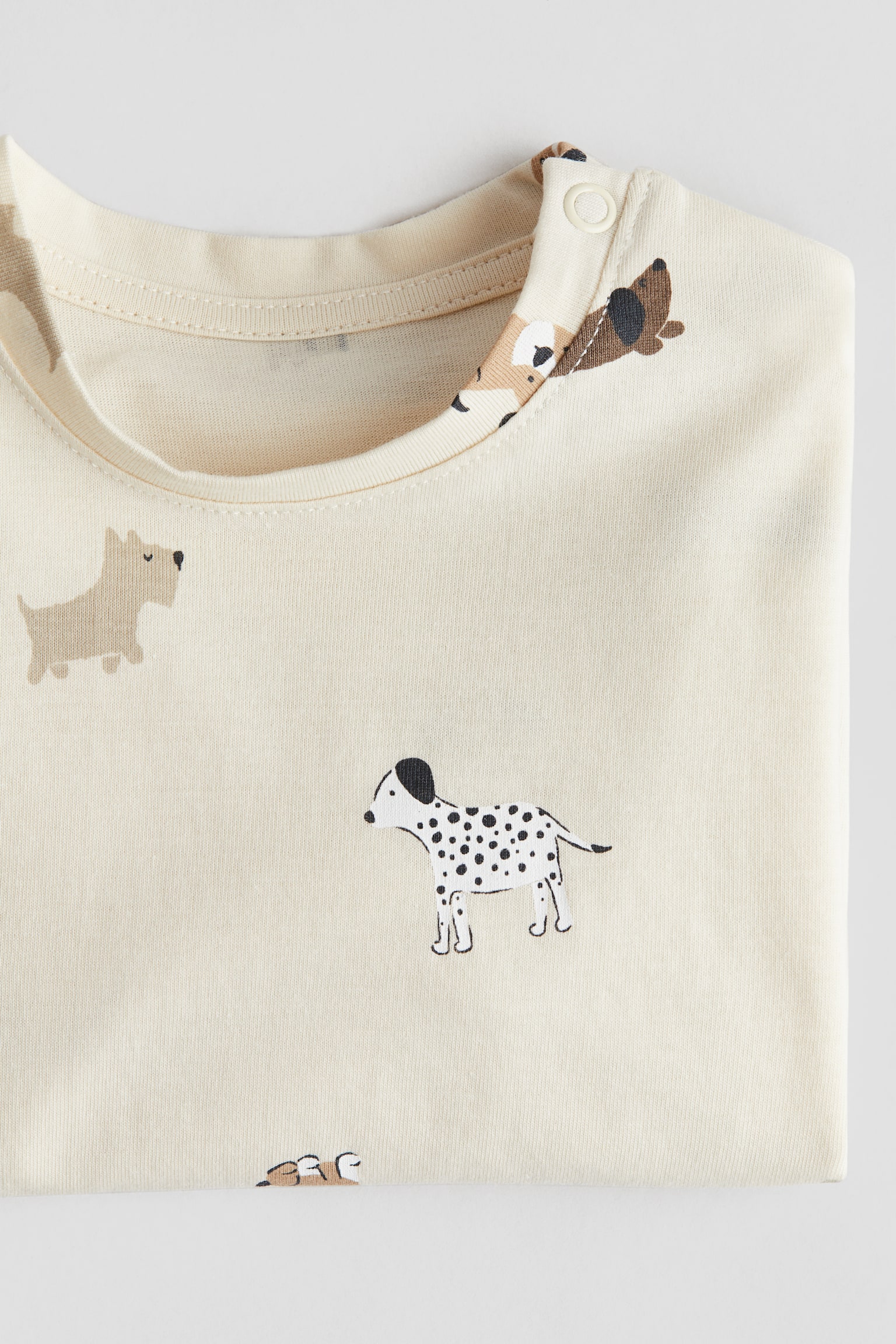 Long-sleeved T-shirt - Cream/Dogs/Light turquoise/Winter/White/Trees/Beige/Cute Club - 2