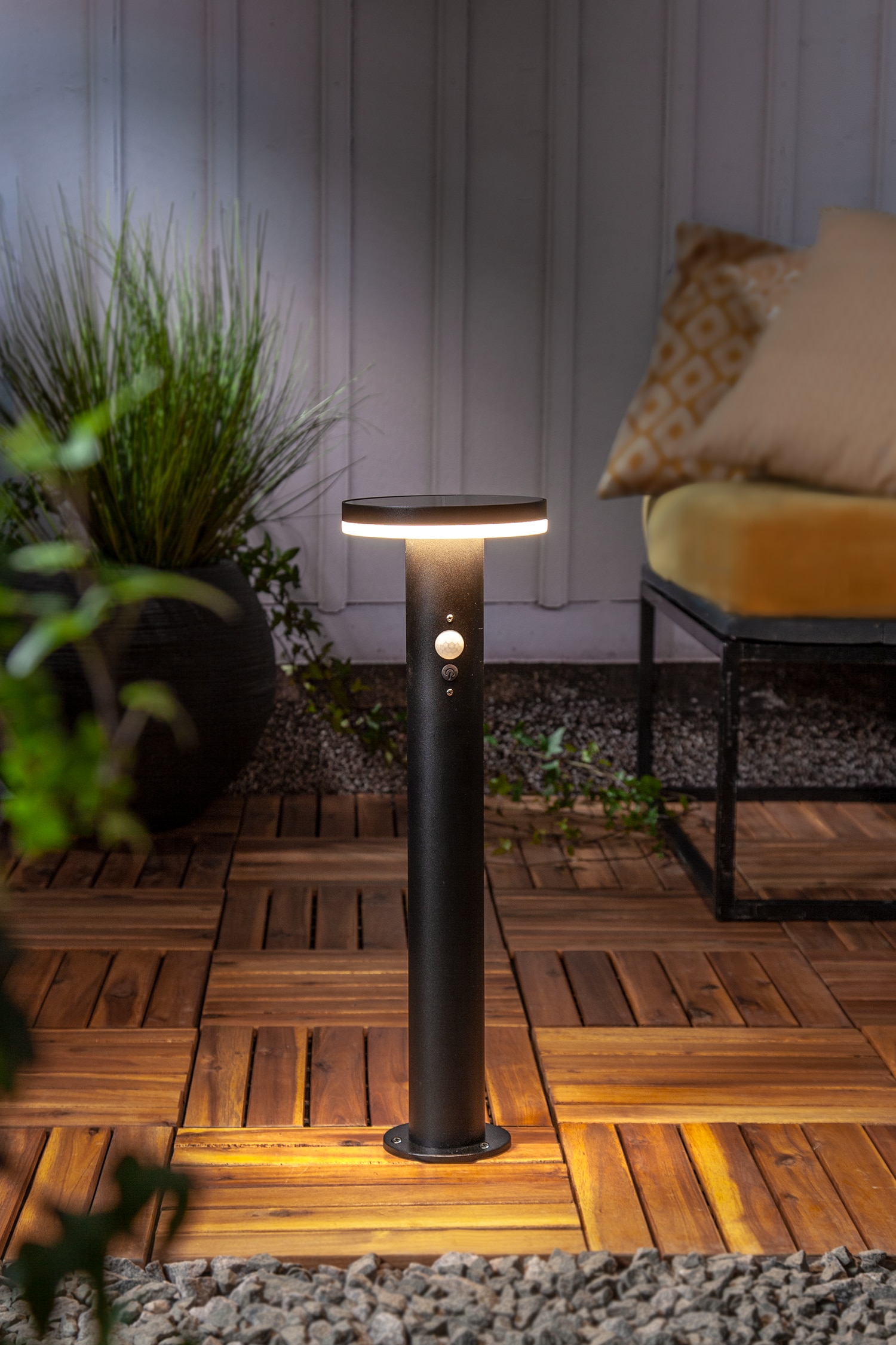 Solcelledrevet Havelampe Valletta - Sort