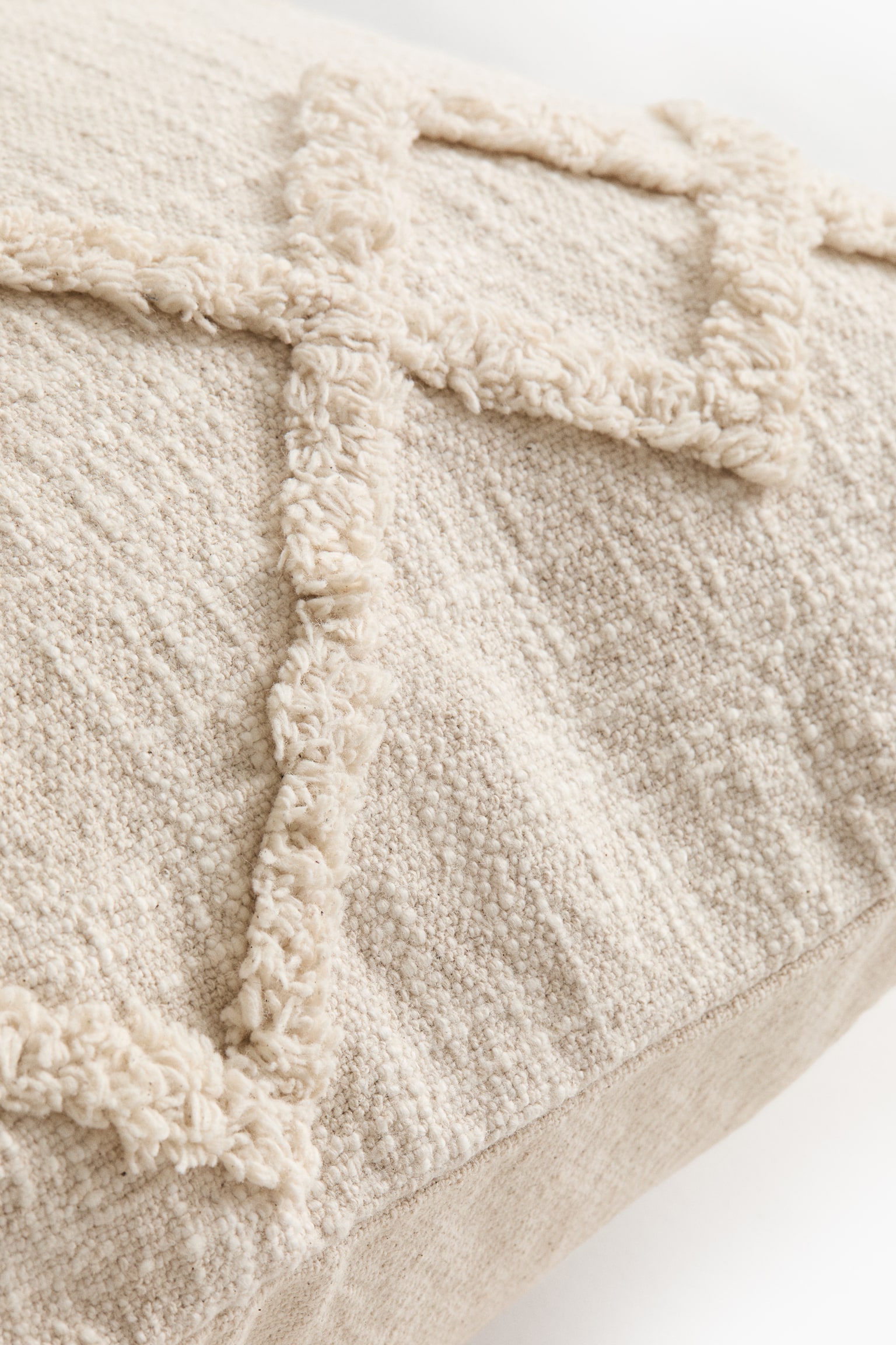 כיסוי כותנה לכרית נוי בטקסטורה צמרירית - בז' בהיר - 4