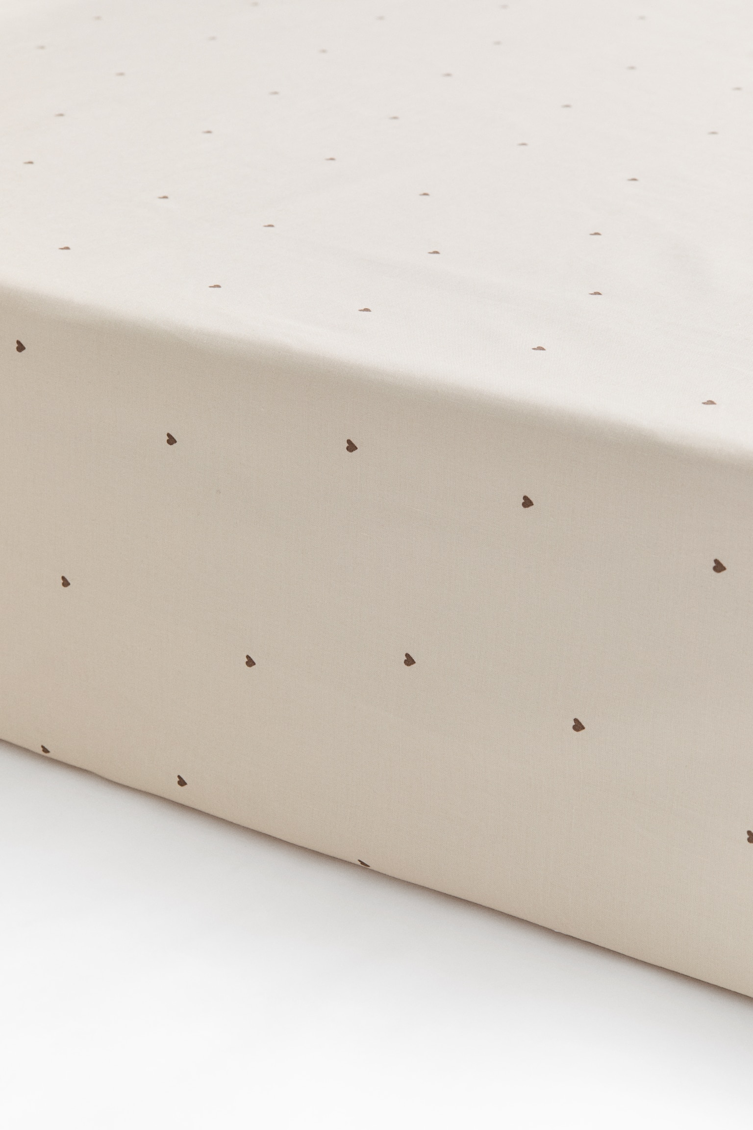 Детская простыня на резинке H&M из хлопка с принтом, цвет: Кремовый — фото 1