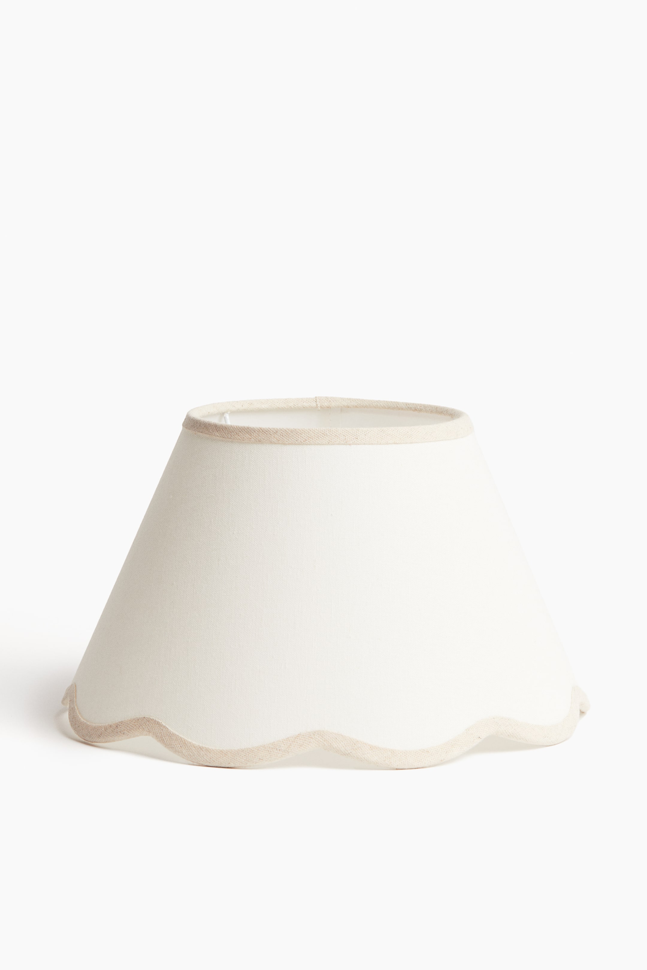 Scalloped-edge Lampshade