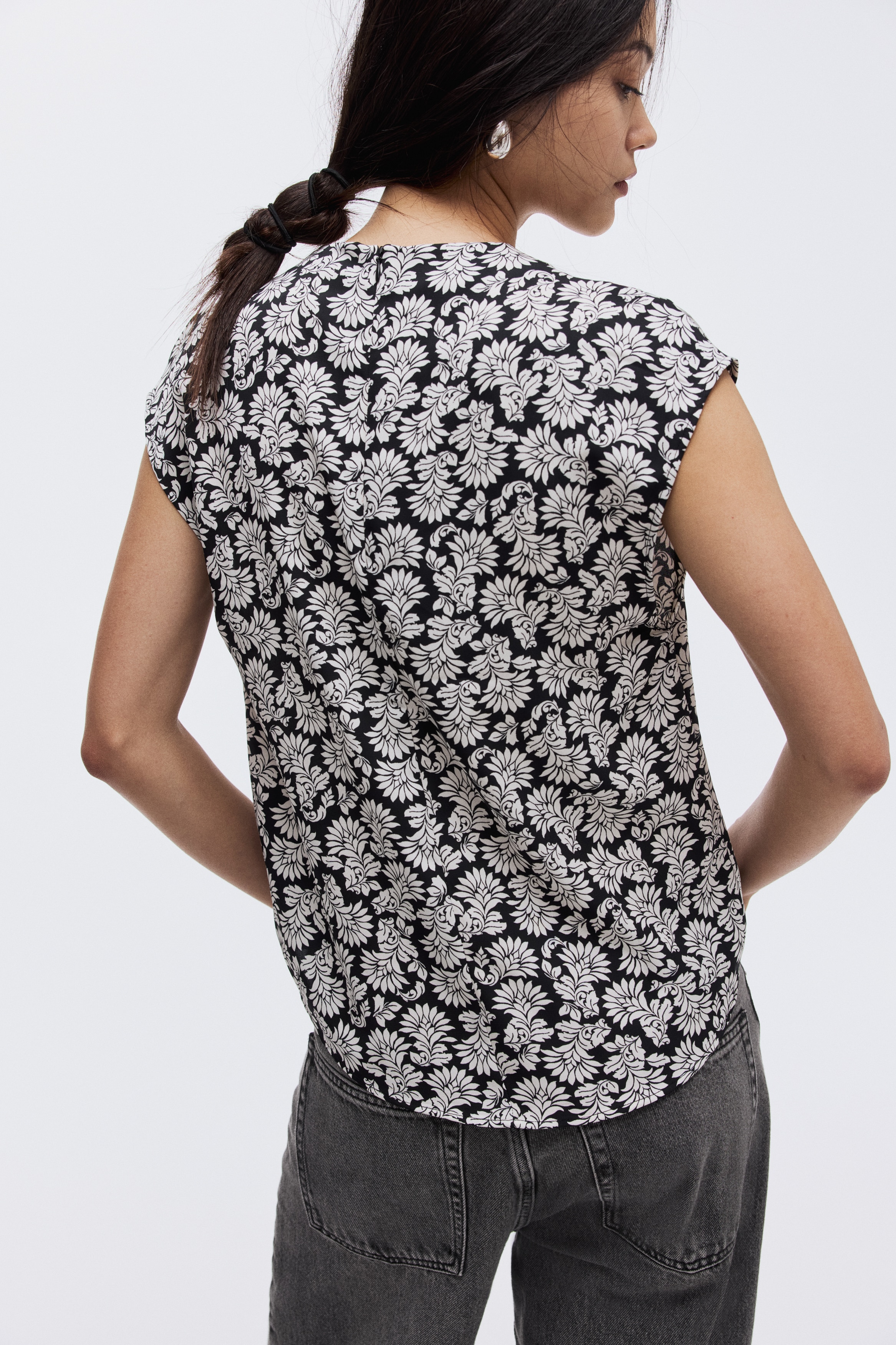 Cap-sleeved blouse