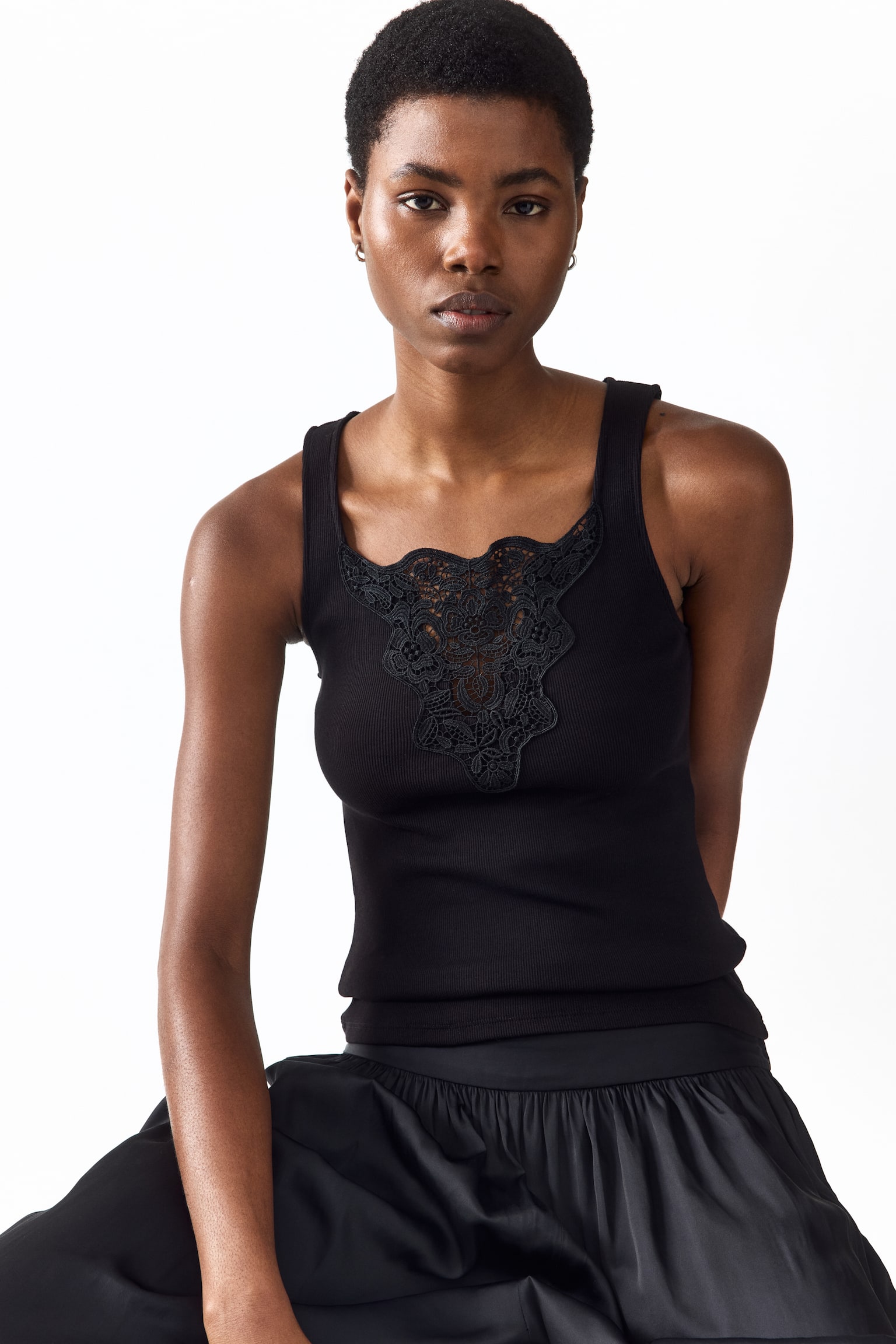 Top con detalle de encaje - Negro/Blanco/Azul claro - 5