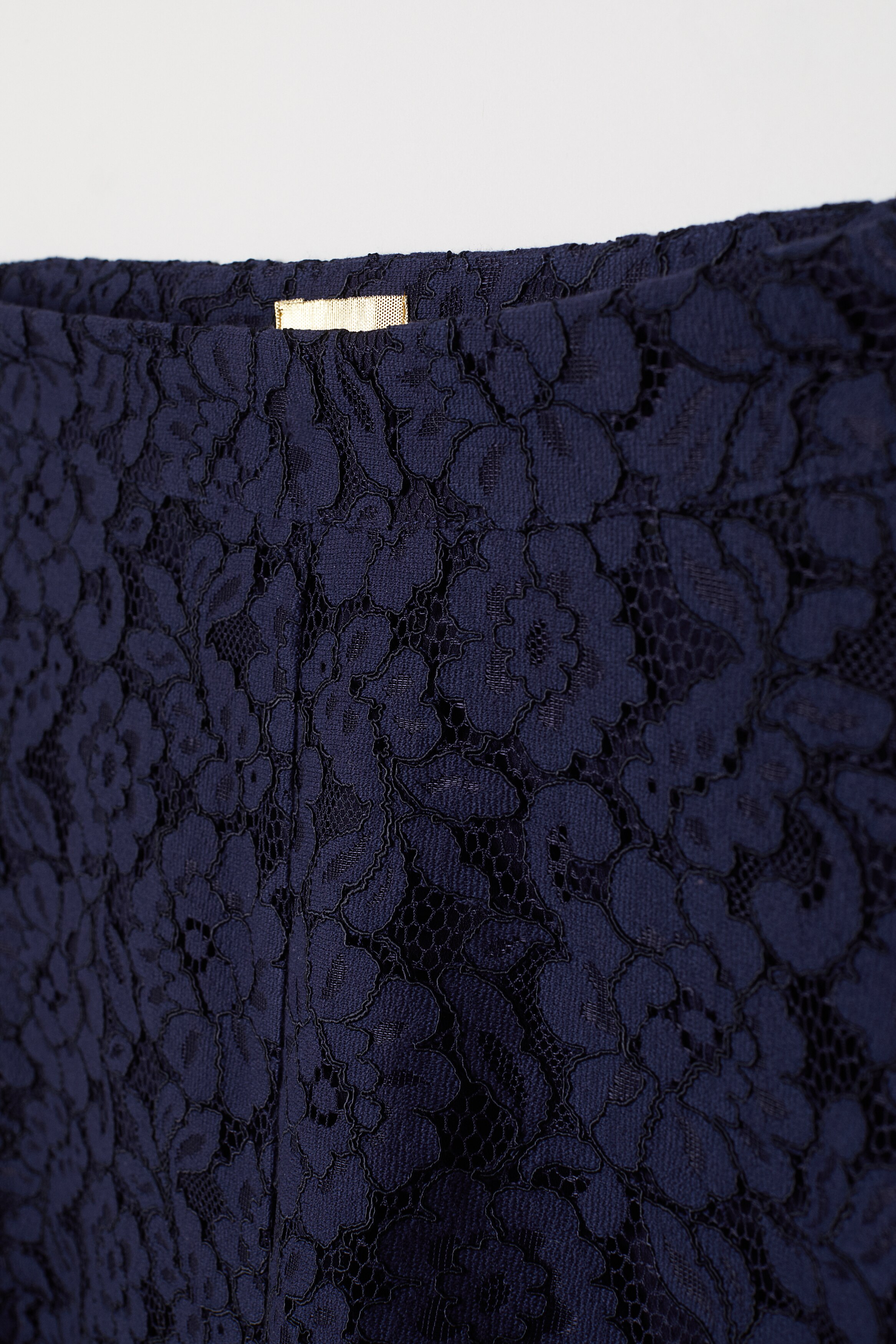 Short H&M Noir Avec Dentelle - Taille 36/38 - Neuf Sans étiquettes - Style Bermuda