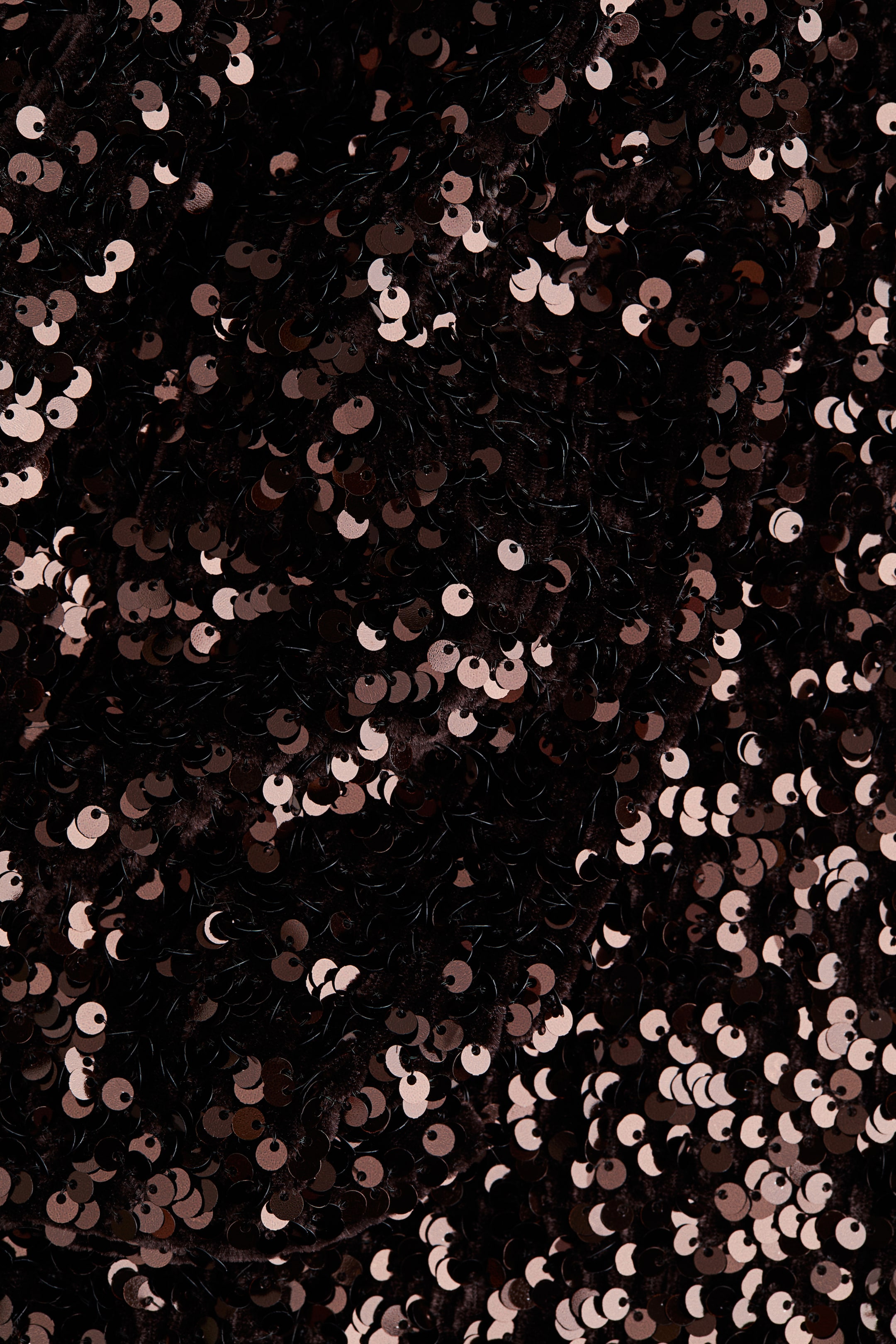 Nagyobb kép megtekintése: Bow-detail sequined dress - Sötétbarna | H&M HU 6