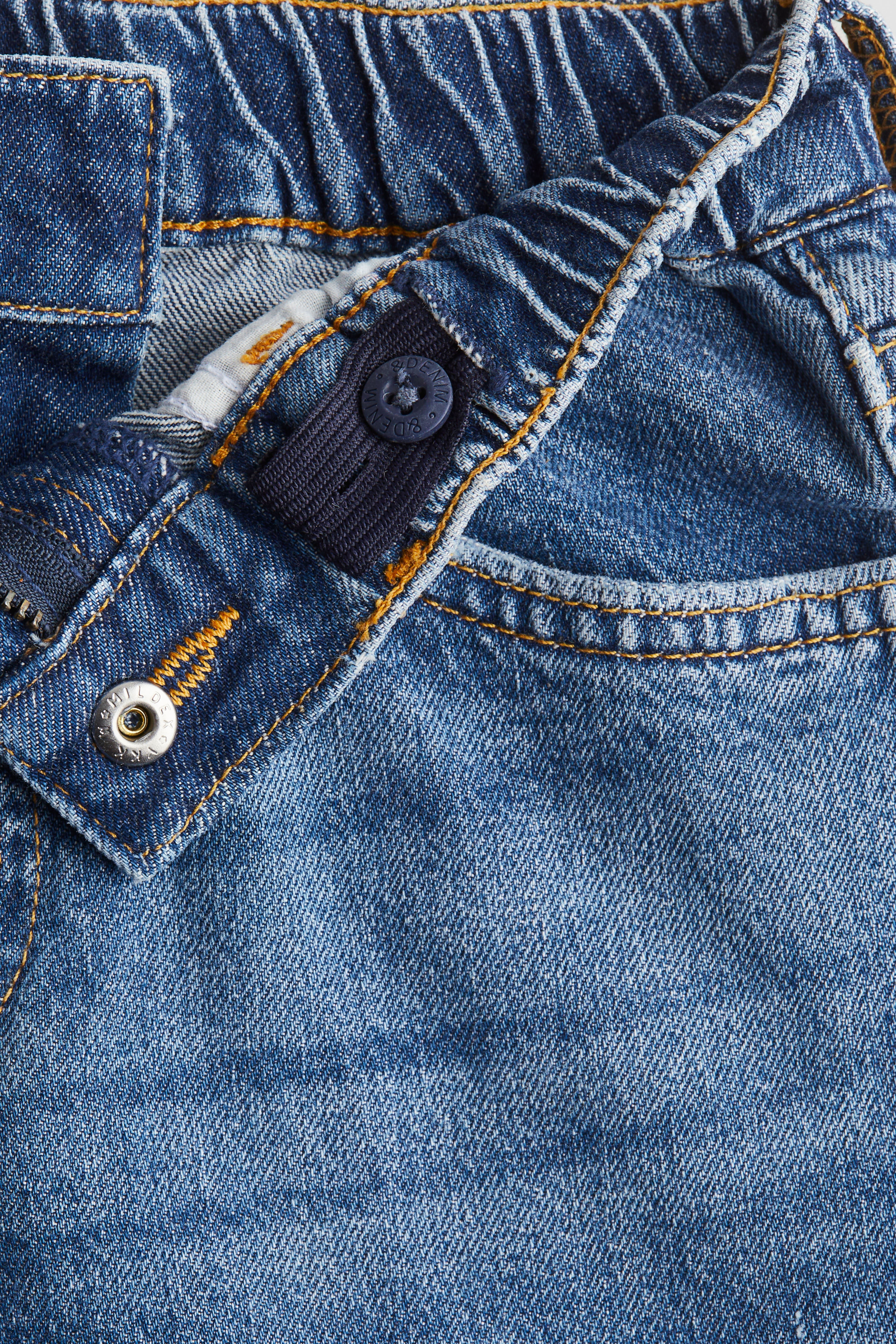 Loose Fit Jeans