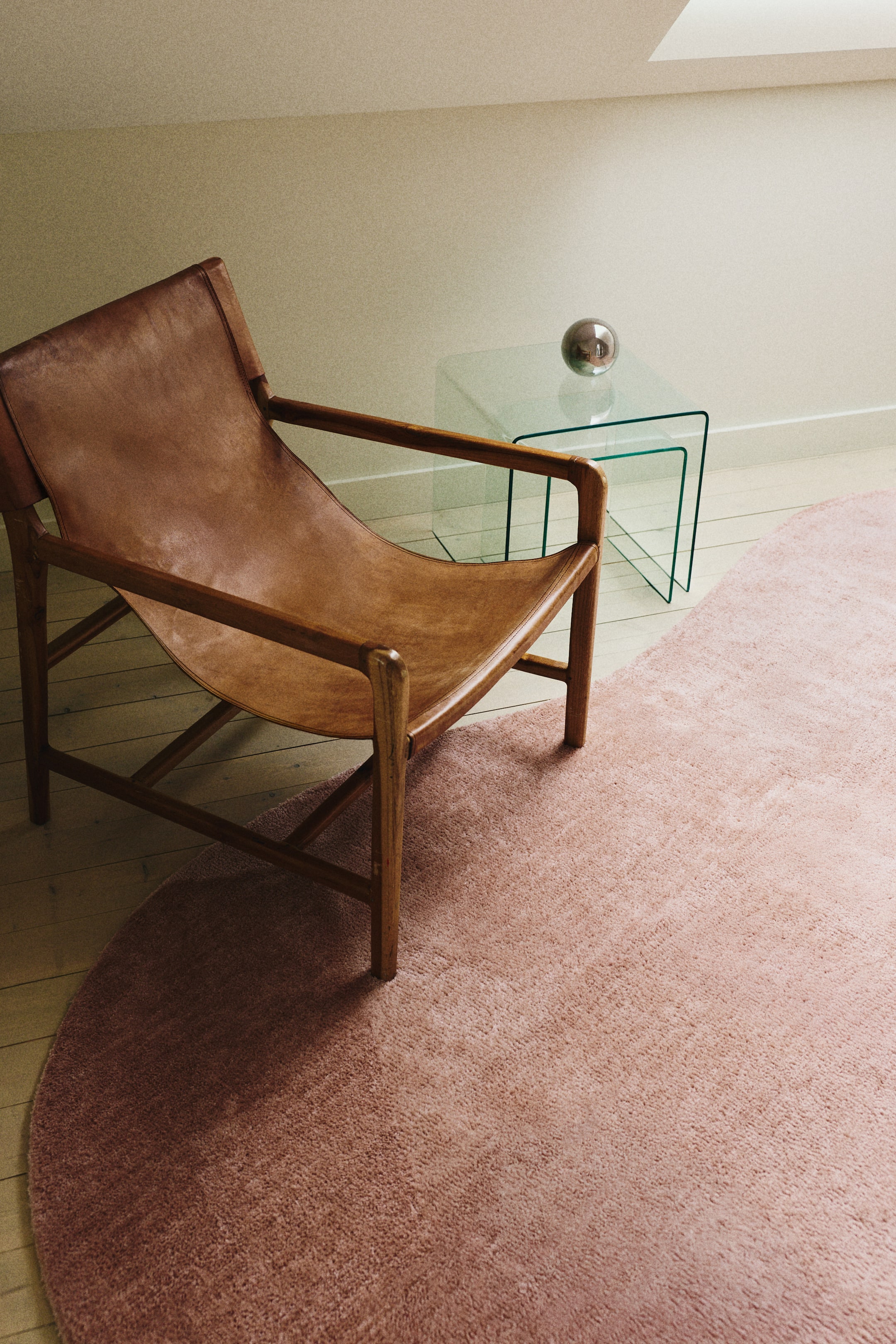 Vezi imaginea mai mare: Covor asimetric mare - Roz-prăfuit deschis - HOME | H&M RO 1