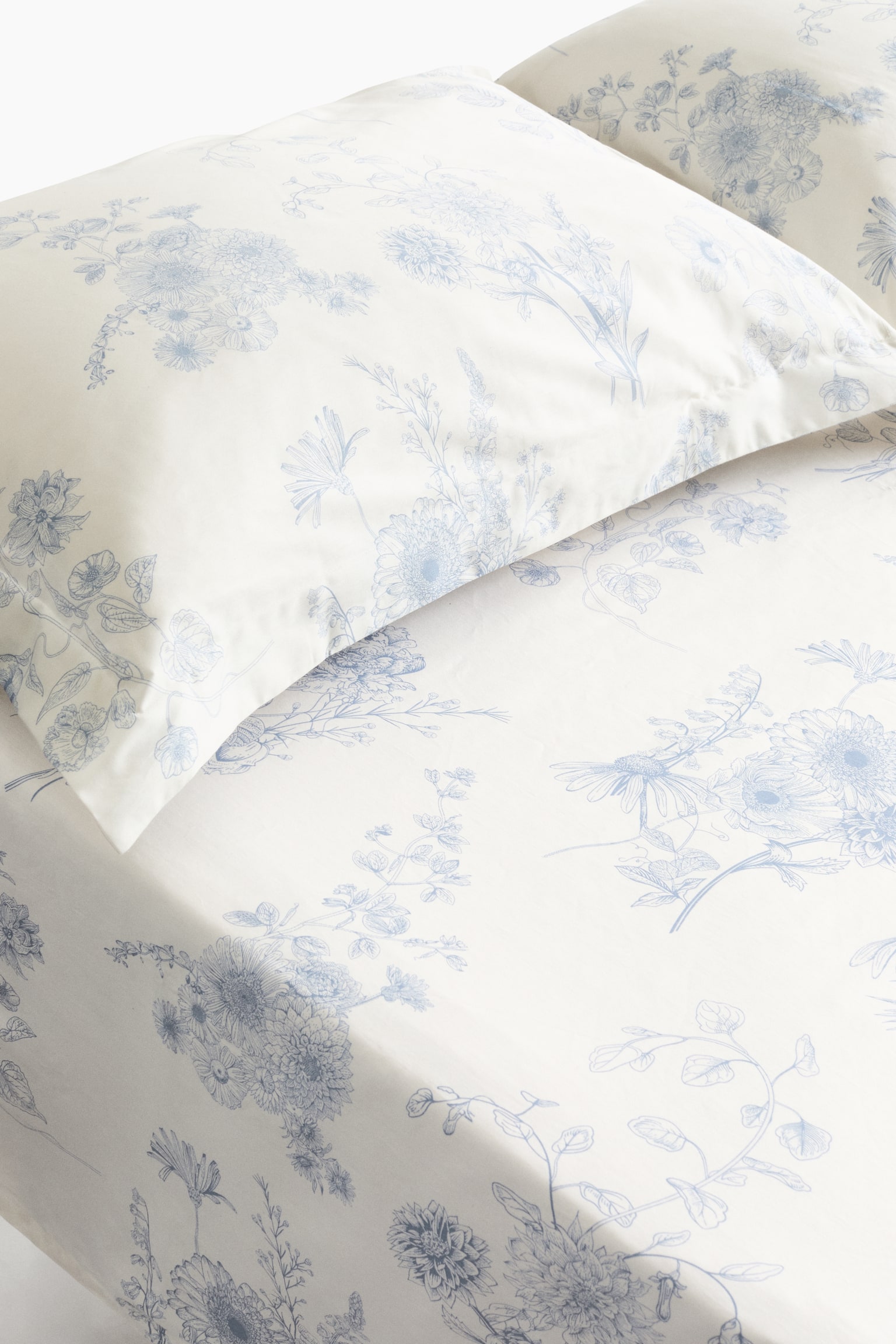 King bed sheet set - White/Blue floral