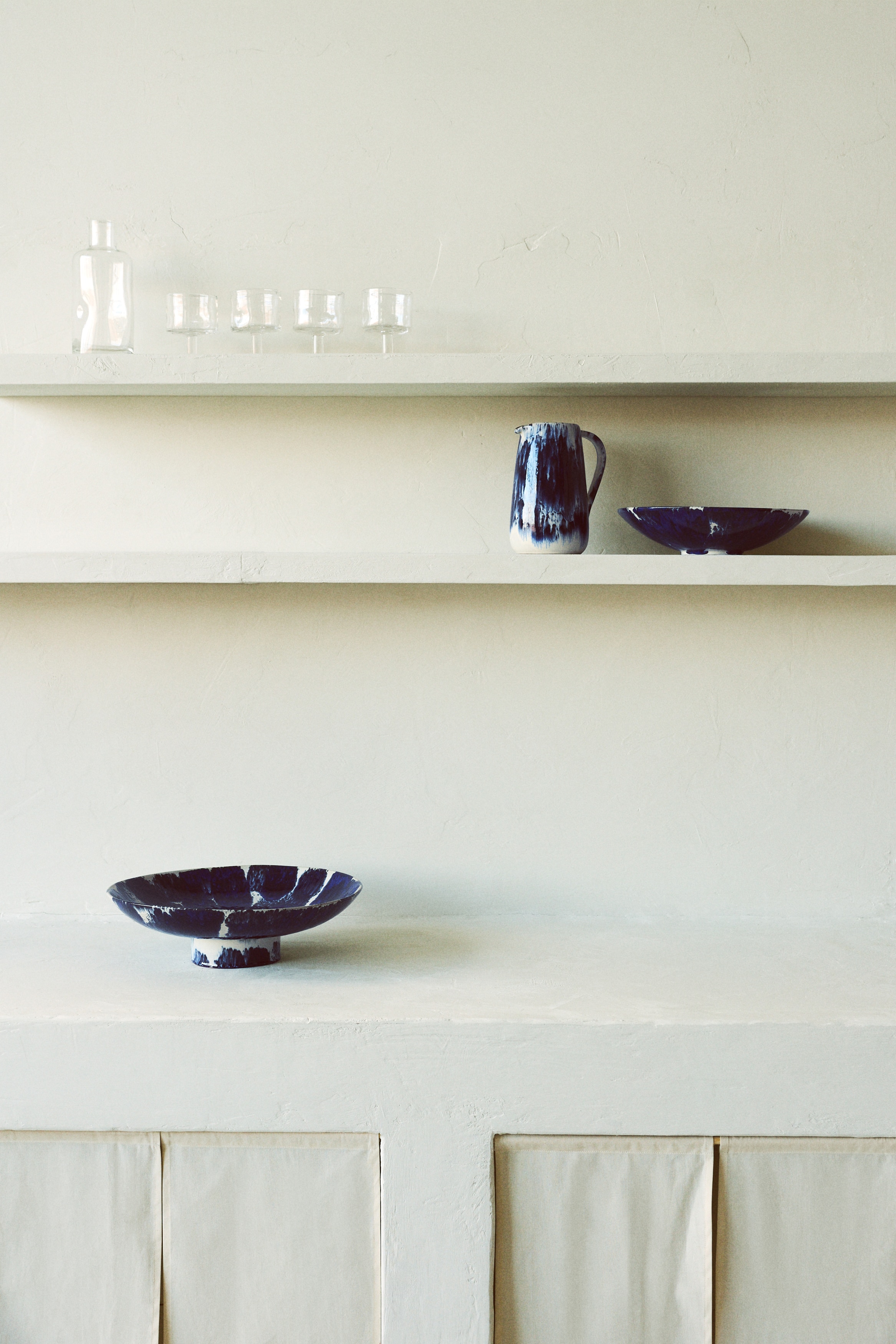 Ciotola da portata in terracotta con piedino - Blu scuro