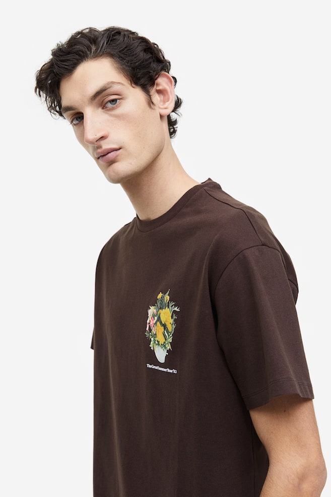 Painokuvallinen T-paita Relaxed Fit - Tummanruskea/Kukat - 4