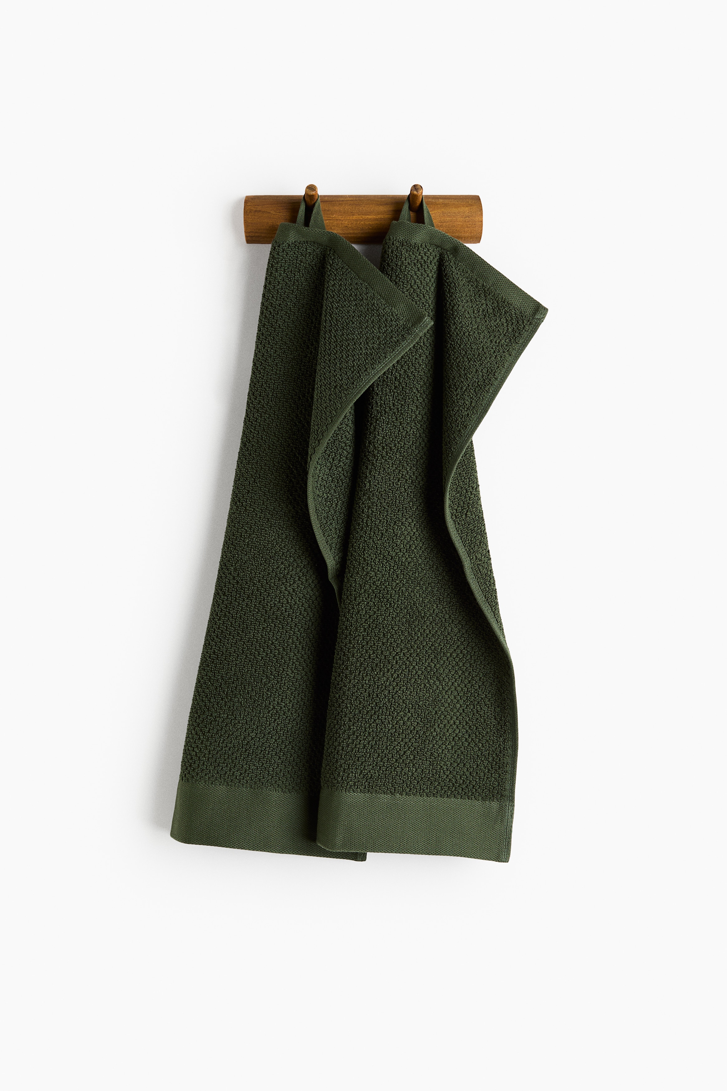 2-pack cotton terry guest towelsModel