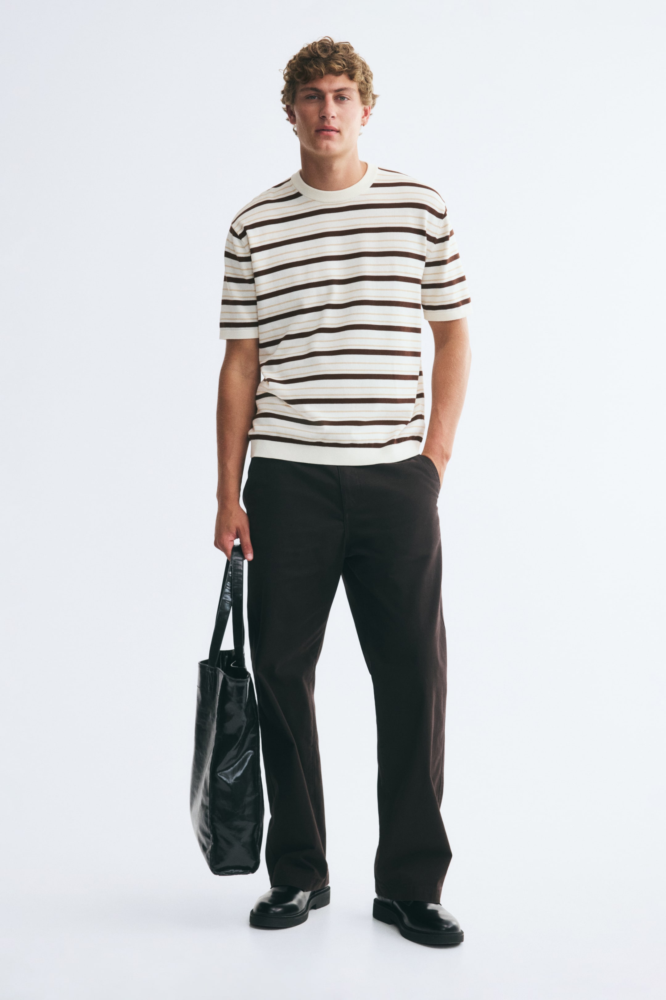 Voir une image plus grande: T-shirt décontracté en tricot - Crème/rayé - Men | H&M CA 1