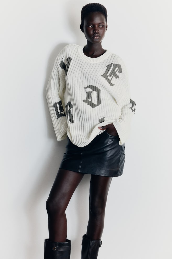 Jacquard-knit jumper - Cream/Gothic letters - 1
