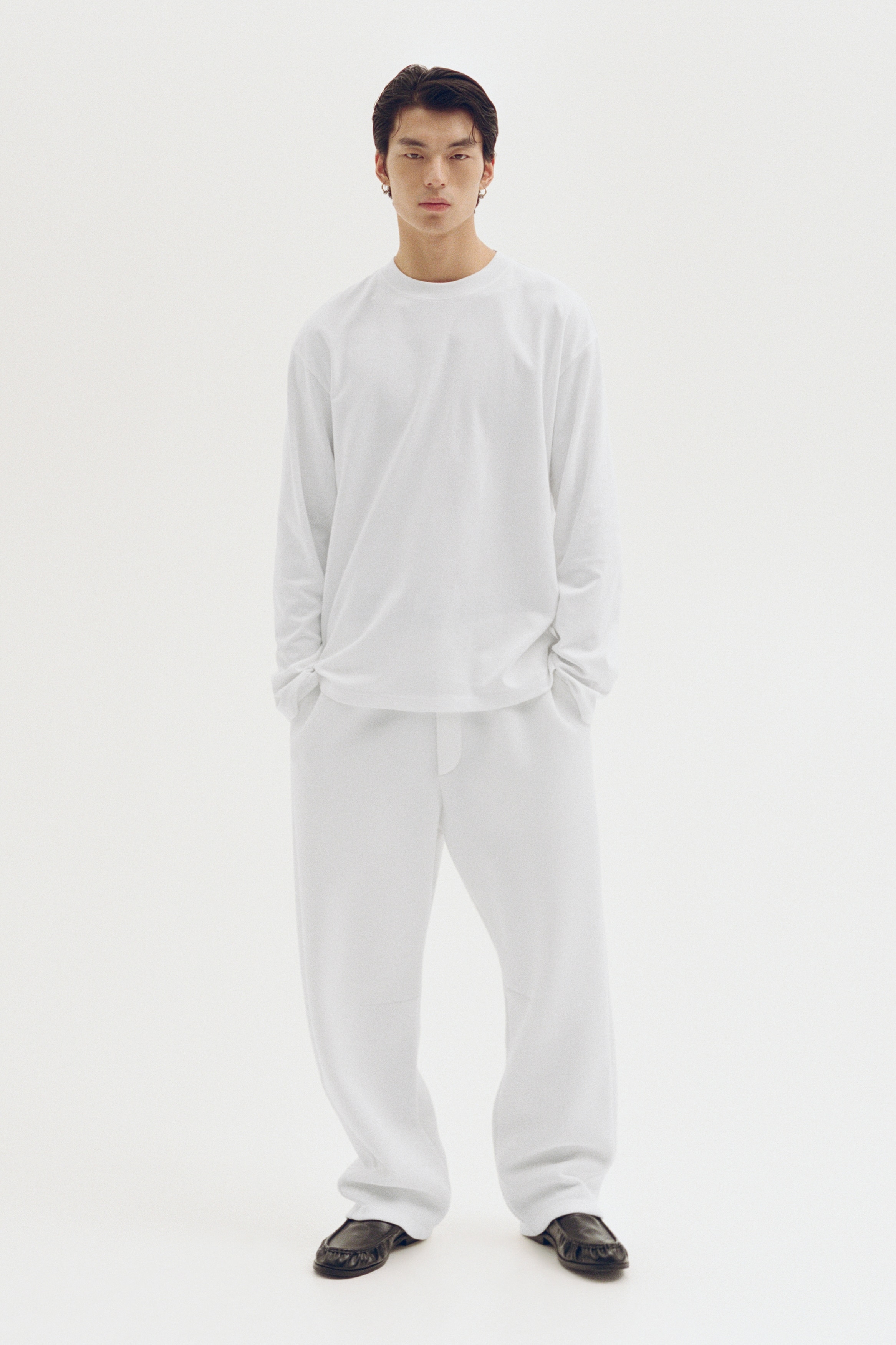 Áo thun dài tay Cooling Relaxed Fit - Màu trắng/Màu đen/Màu nâu xám/Màu nâu nhạt/Màu trắng