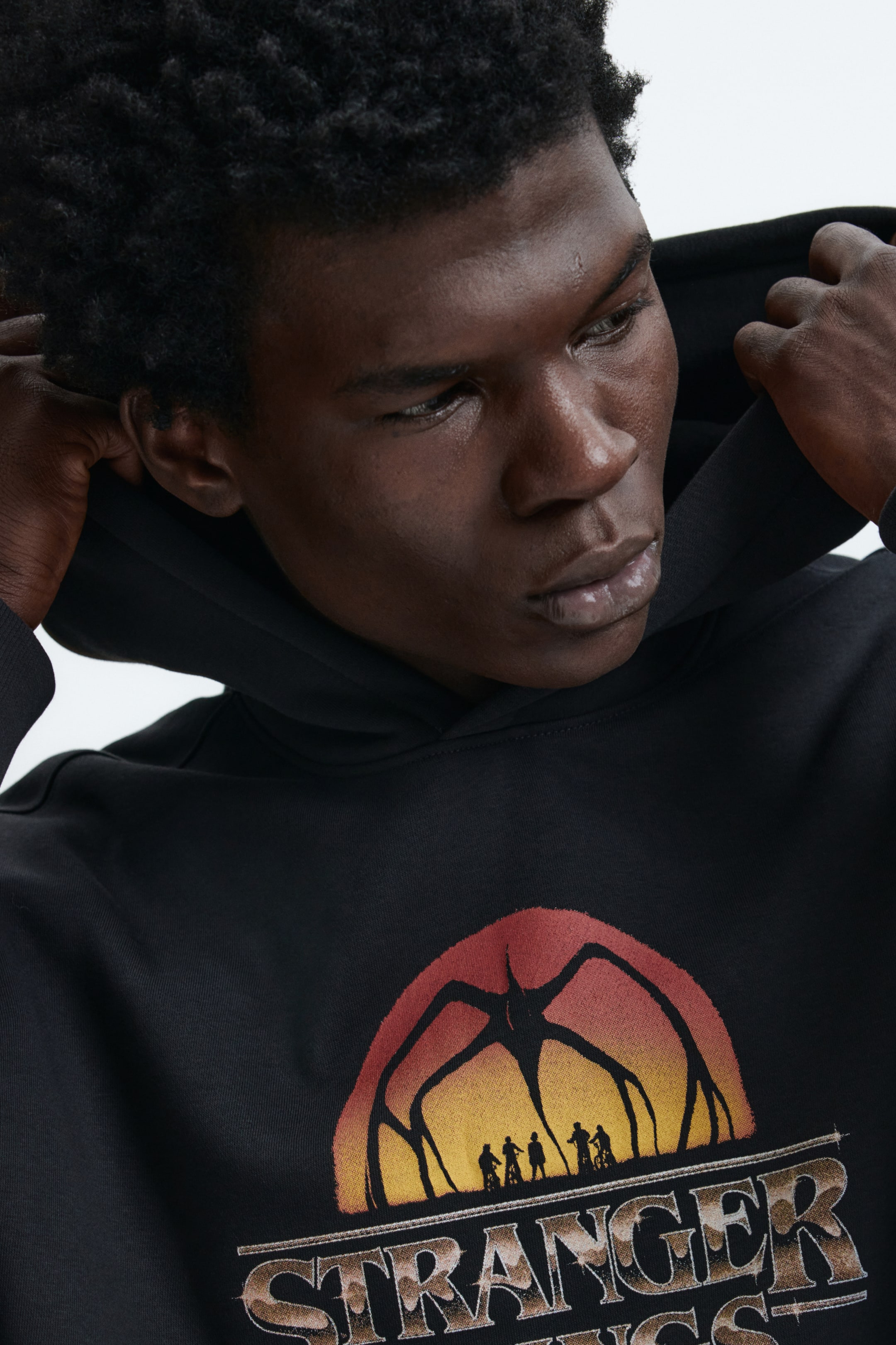 Ver imagen más grande: Sudadera con capucha Loose Fit - Negro/Stranger Things - HOMBRE | H&M ES 3