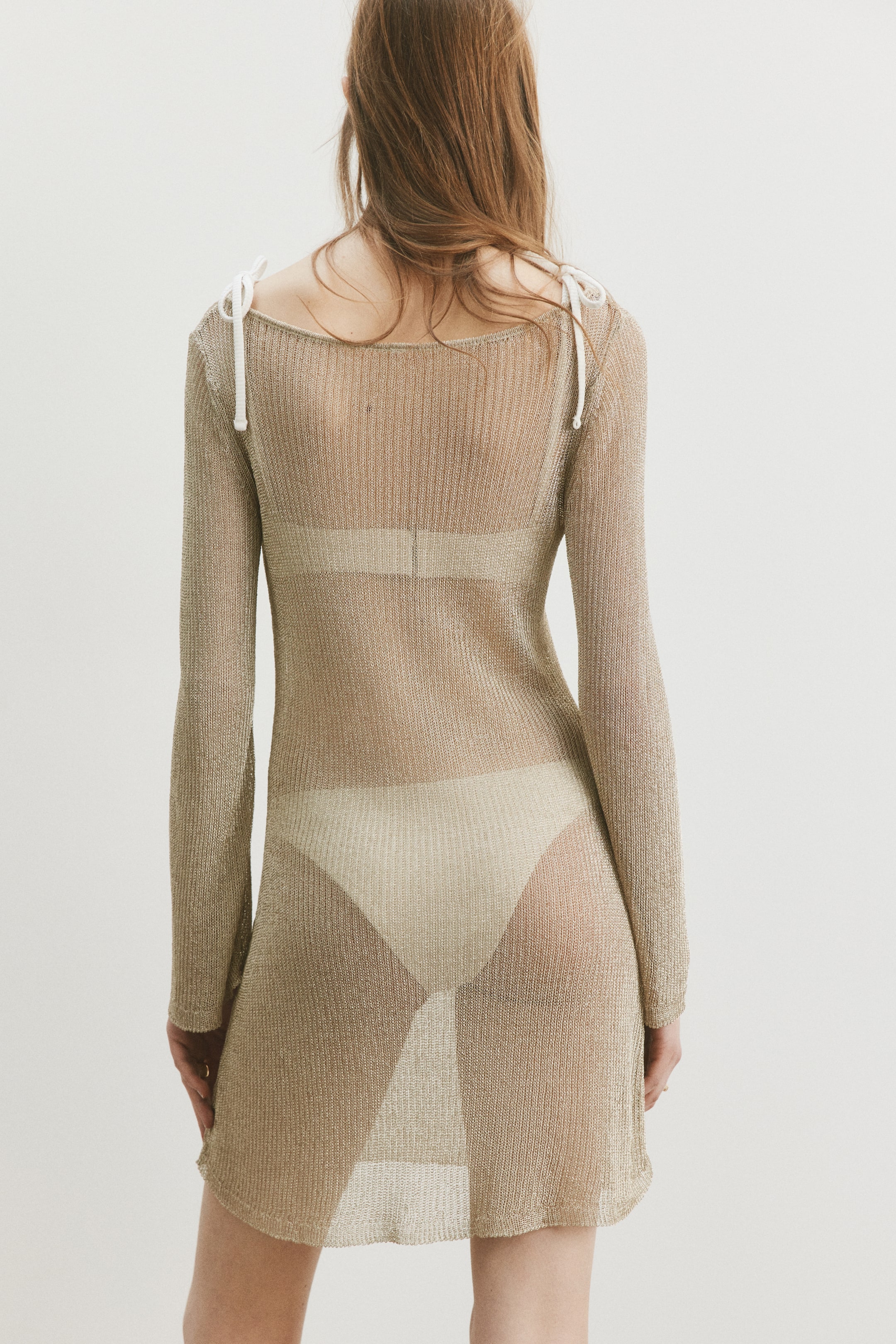 Robe scintillante avec jupe évasée