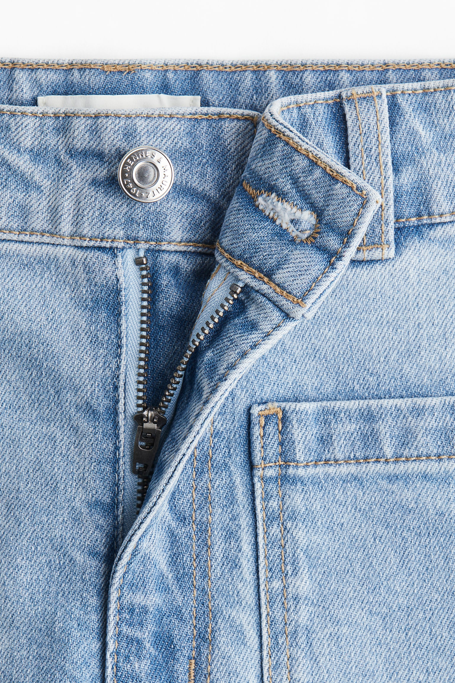 Женские шорты H&M Denim Shorts, цвет: Светлый джинсовый синий — фото 2