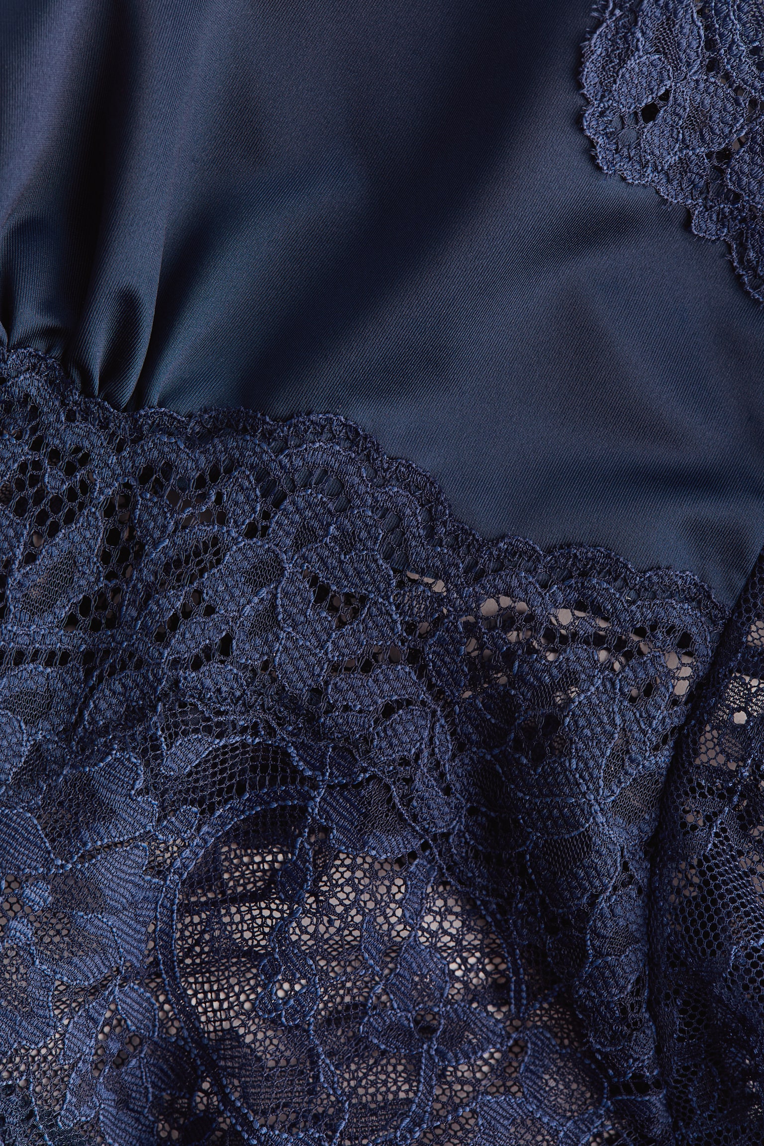 Body aus Mikrofaser und Spitze - Dunkelblau/Rot - 5