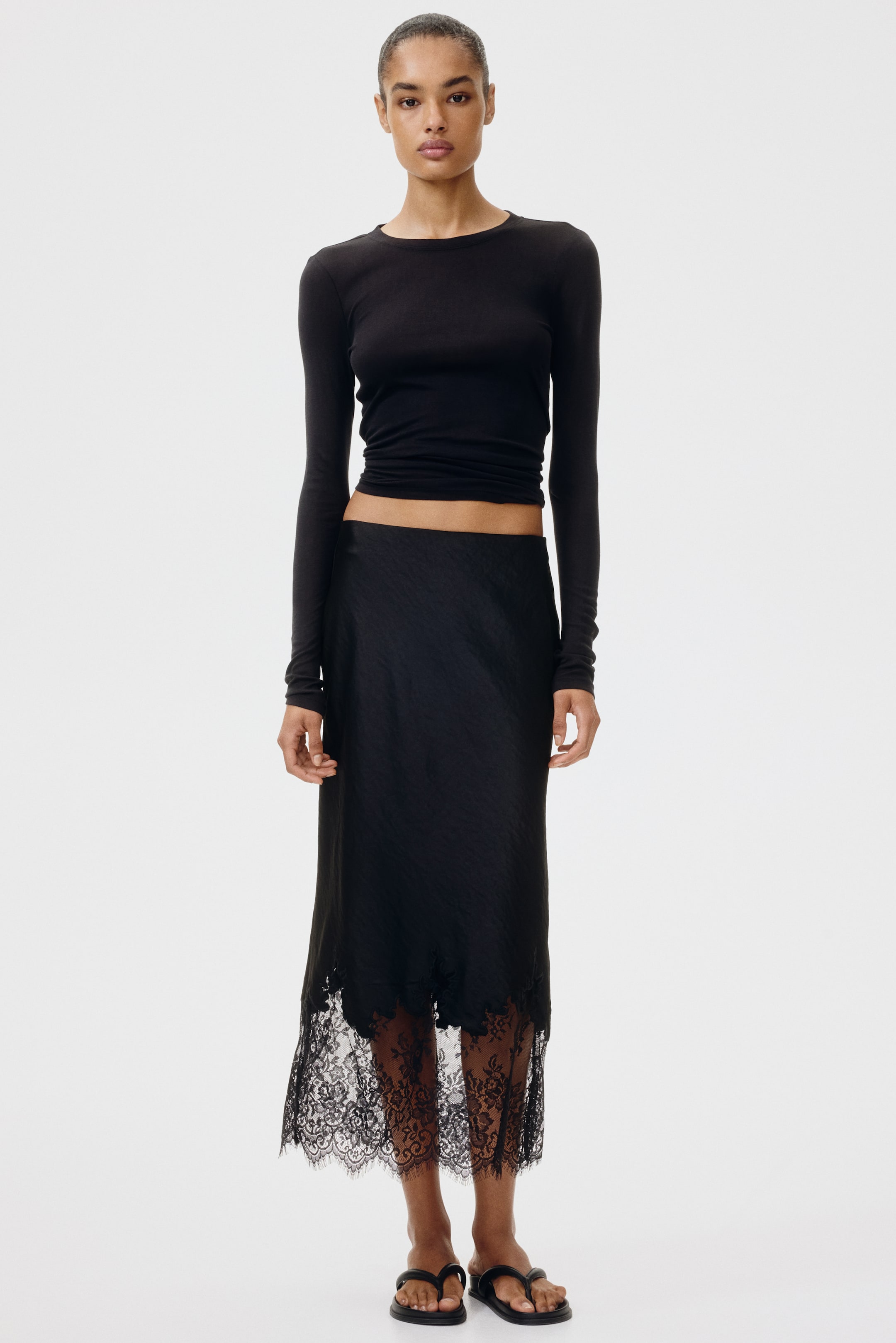 Женские юбки H&M Lace-Trimmed Satin Skirt — фото 3