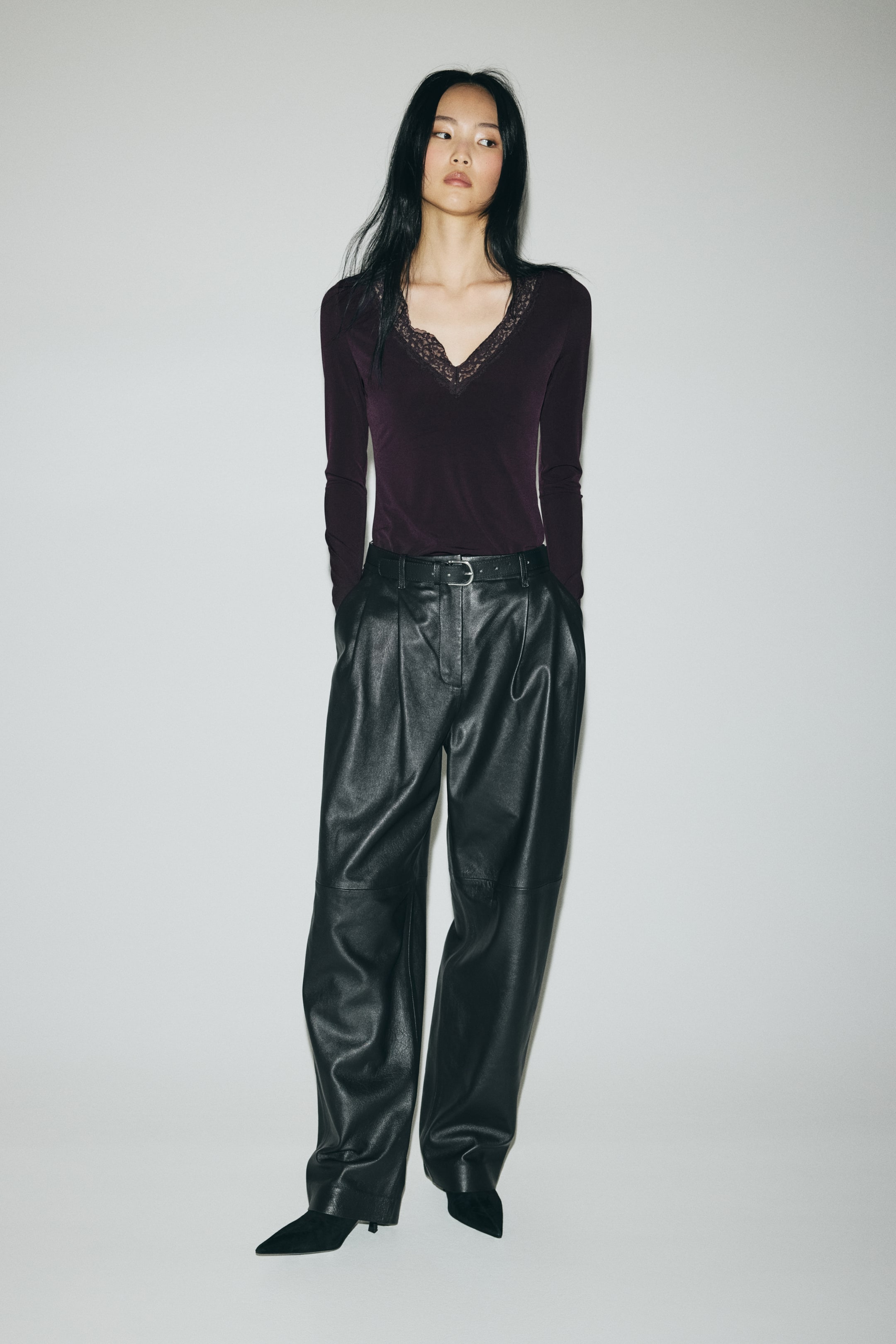 Größeres Bild ansehen: Shirt mit Spitzenbesatz - Dark plum purple - Ladies | H&M DE 2