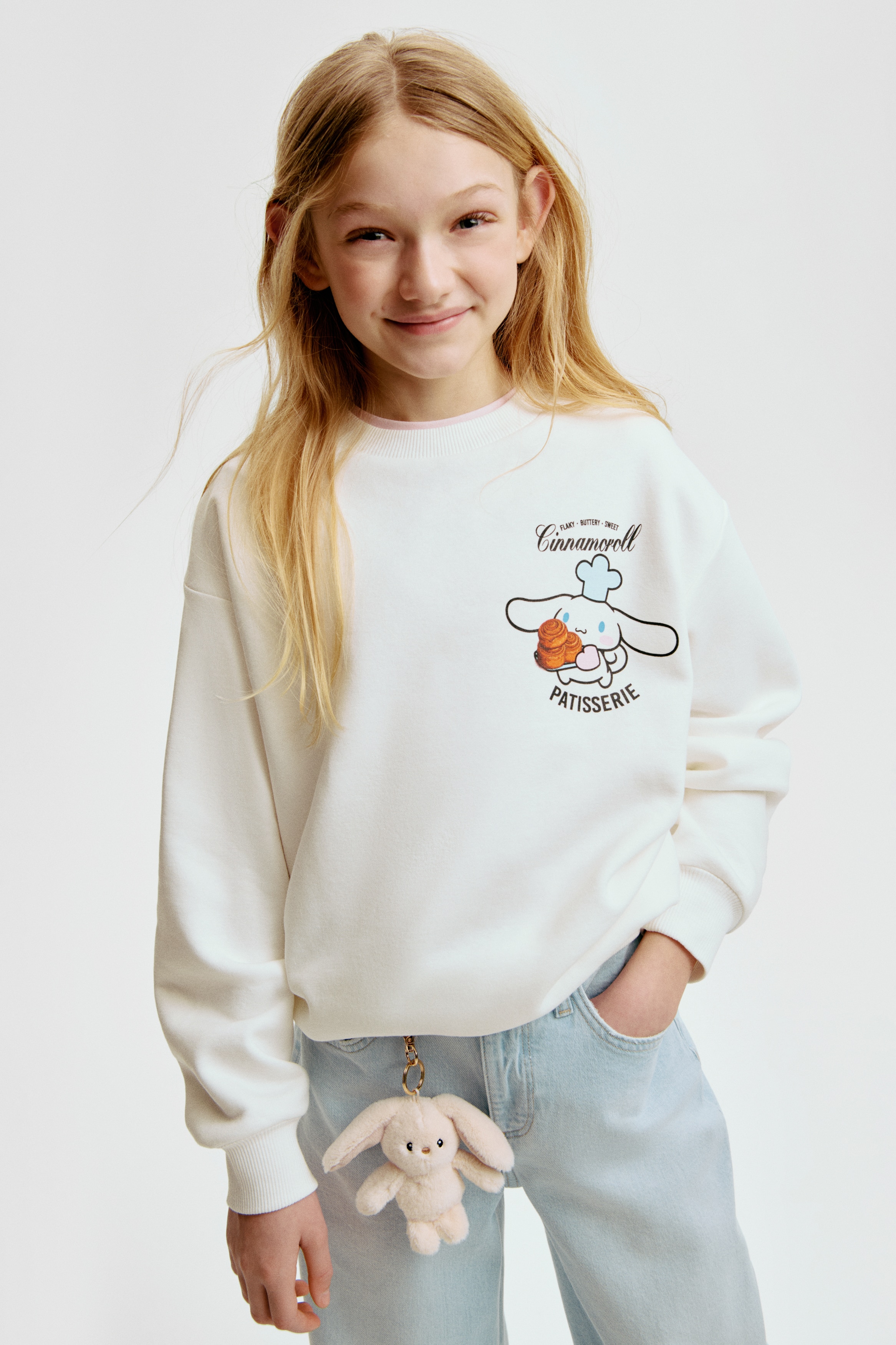 Felpa oversize con motivo stampato - Bianco/Cinnamoroll/Blu polvere/Lilo & Stitch/Blu/Nirvana/Bianco/Lilo & Stitch/Viola/SmileyWorld®/Grigio/KPop Demon Hunters/Grigio chiaro/CapyFun/Grigio chiaro/Kuromi/Grigio scuro/Demon Hunters/Rosa/Miffy/Blu/Lilo & Stitch/Verde chiaro/SmileyWorld®