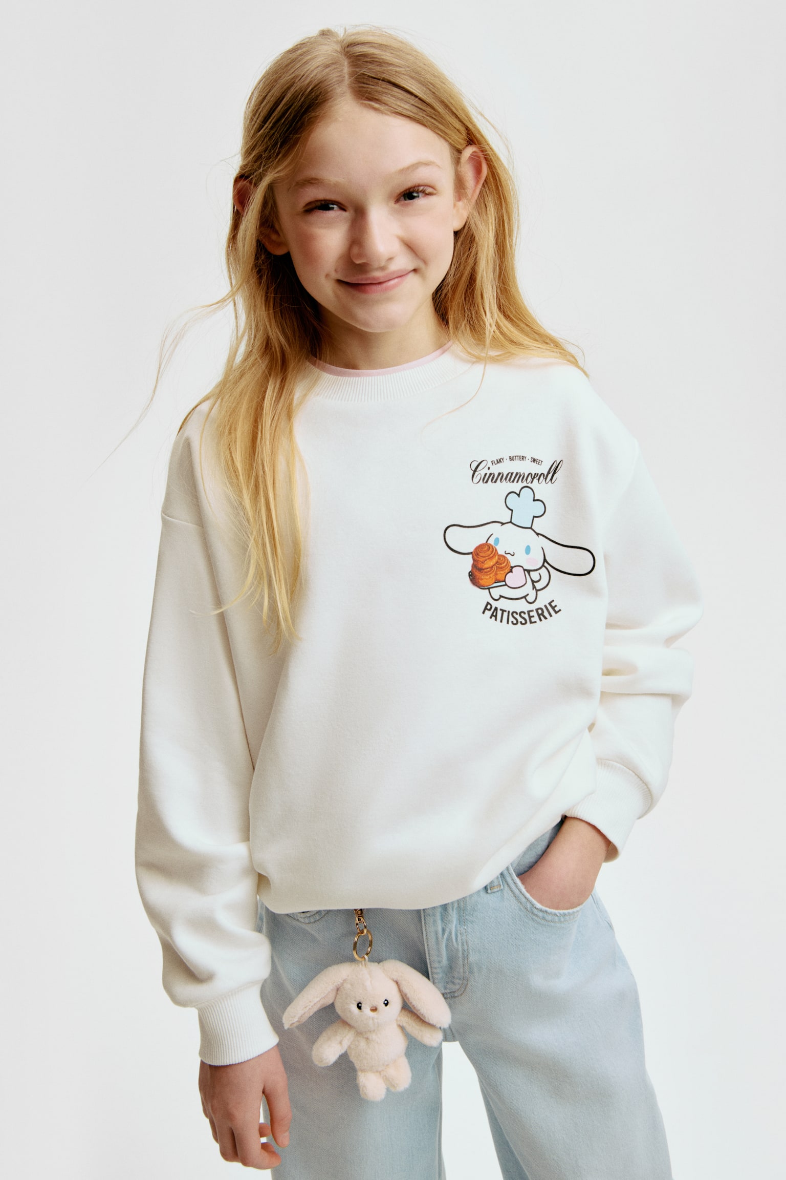 Oversized print-motif sweatshirt - White/Cinnamoroll/White/Snoopy/Blue/Nirvana/Dusty blue/Lilo & Stitch/Light grey/Kuromi/Dark grey/Kuromi/Blue/Lilo & Stitch/Purple/SmileyWorld®/Light blue/Cinnamoroll/Dark grey/KPop Demon Hunters/White/Lilo & Stitch/Pink/Miffy/Cream/Kuromi/Dark grey/Demon Hunters/Light pink/Kuromi/Grey/Squishmallows/Light grey/CapyFun - 1