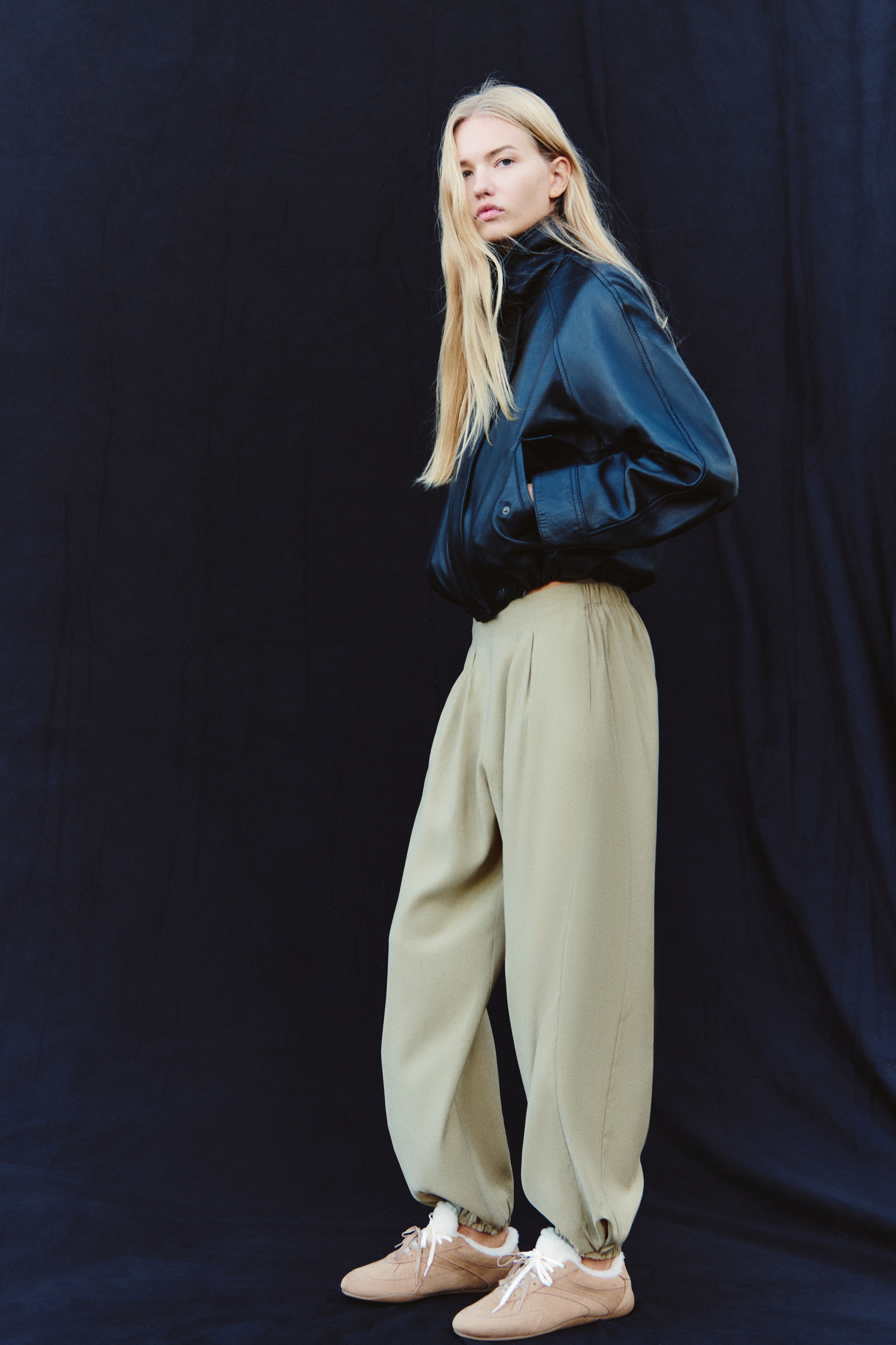 Pleat-Detail Balloon-Leg Pants - Light khaki green