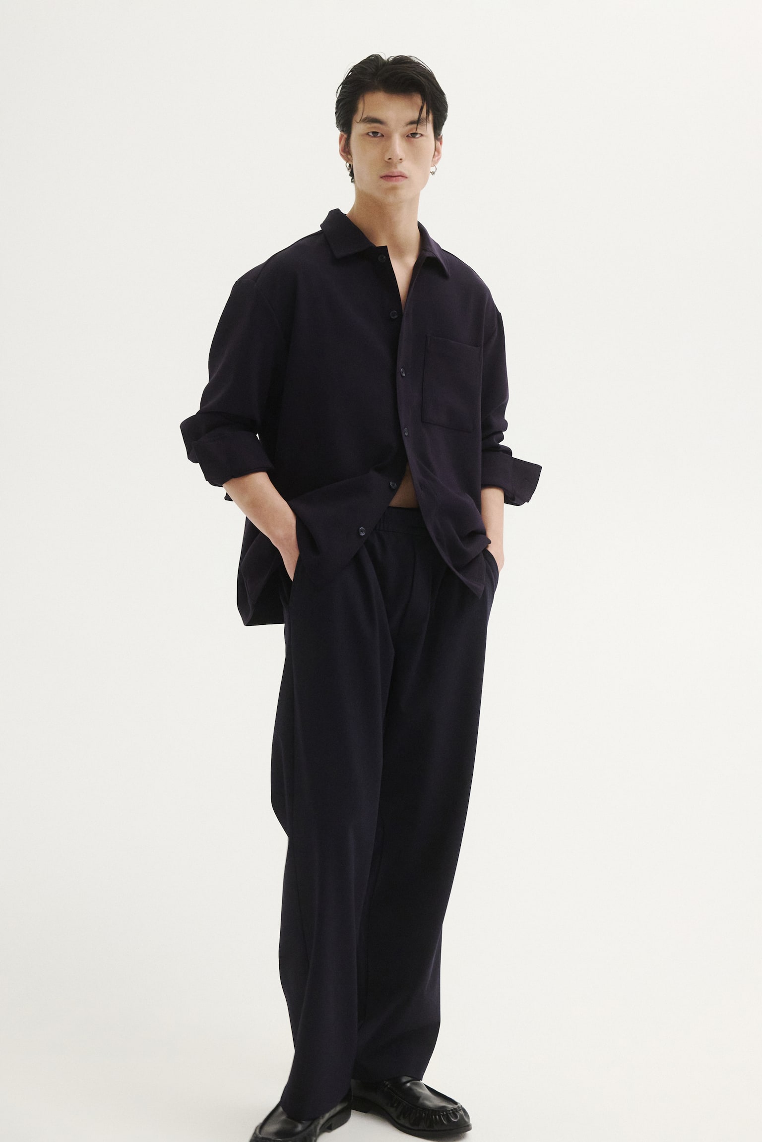 Four-Way Stretch Wide-Cut Pull-On Pants - Navy blue - 1