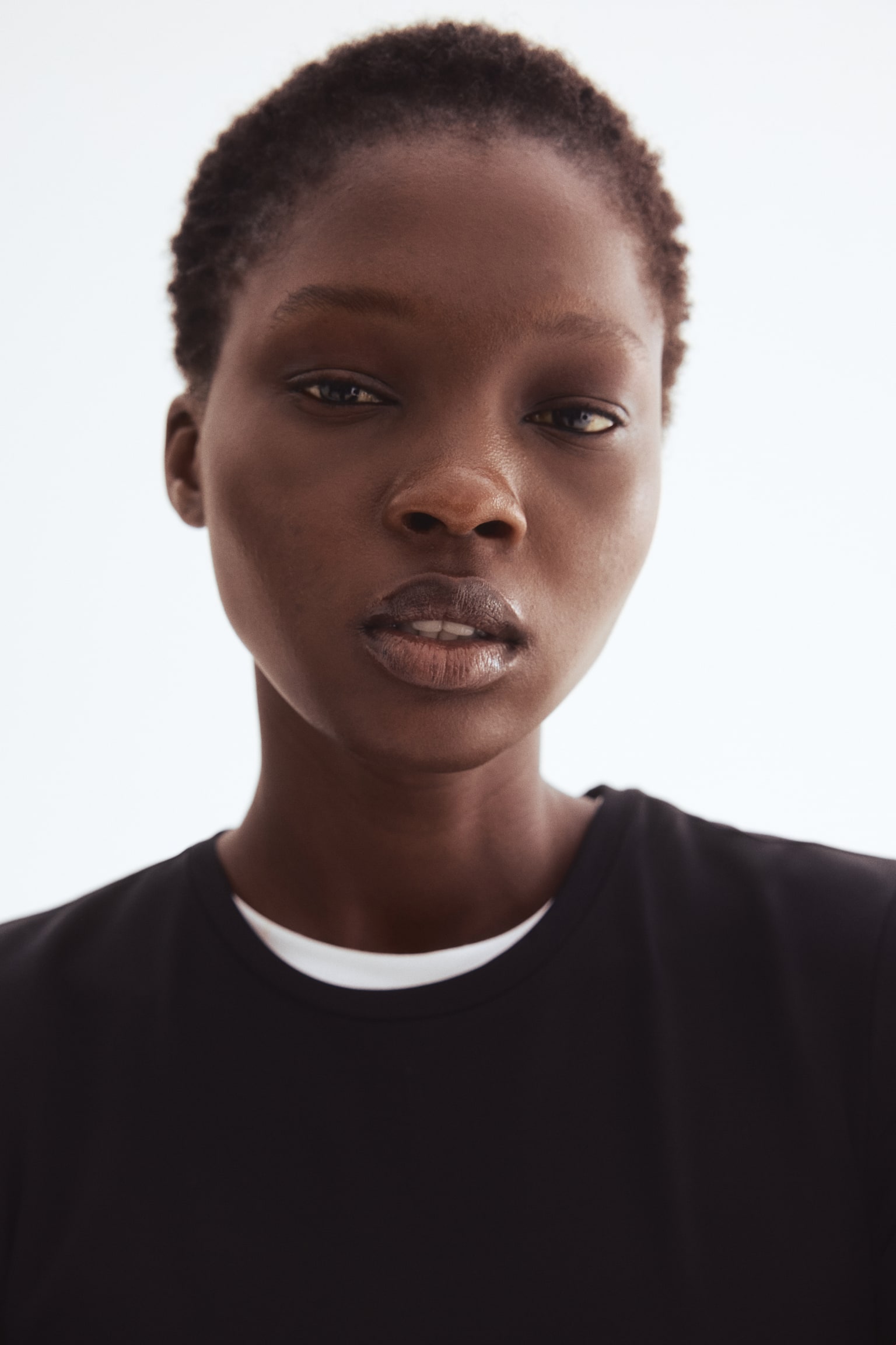 Fitted microfibre T-shirt - Black/White/Dark brown/Light grey/Dusty pink/Navy blue/Light beige/Dark green - 3