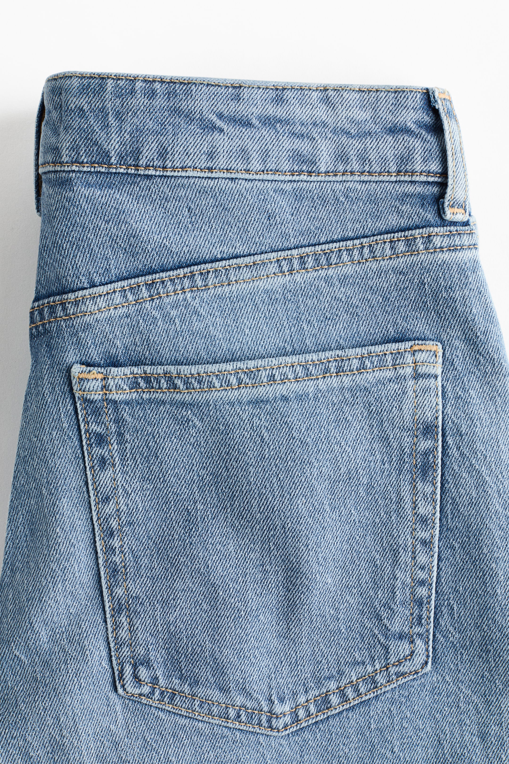 Jean taille haute à jambes larges