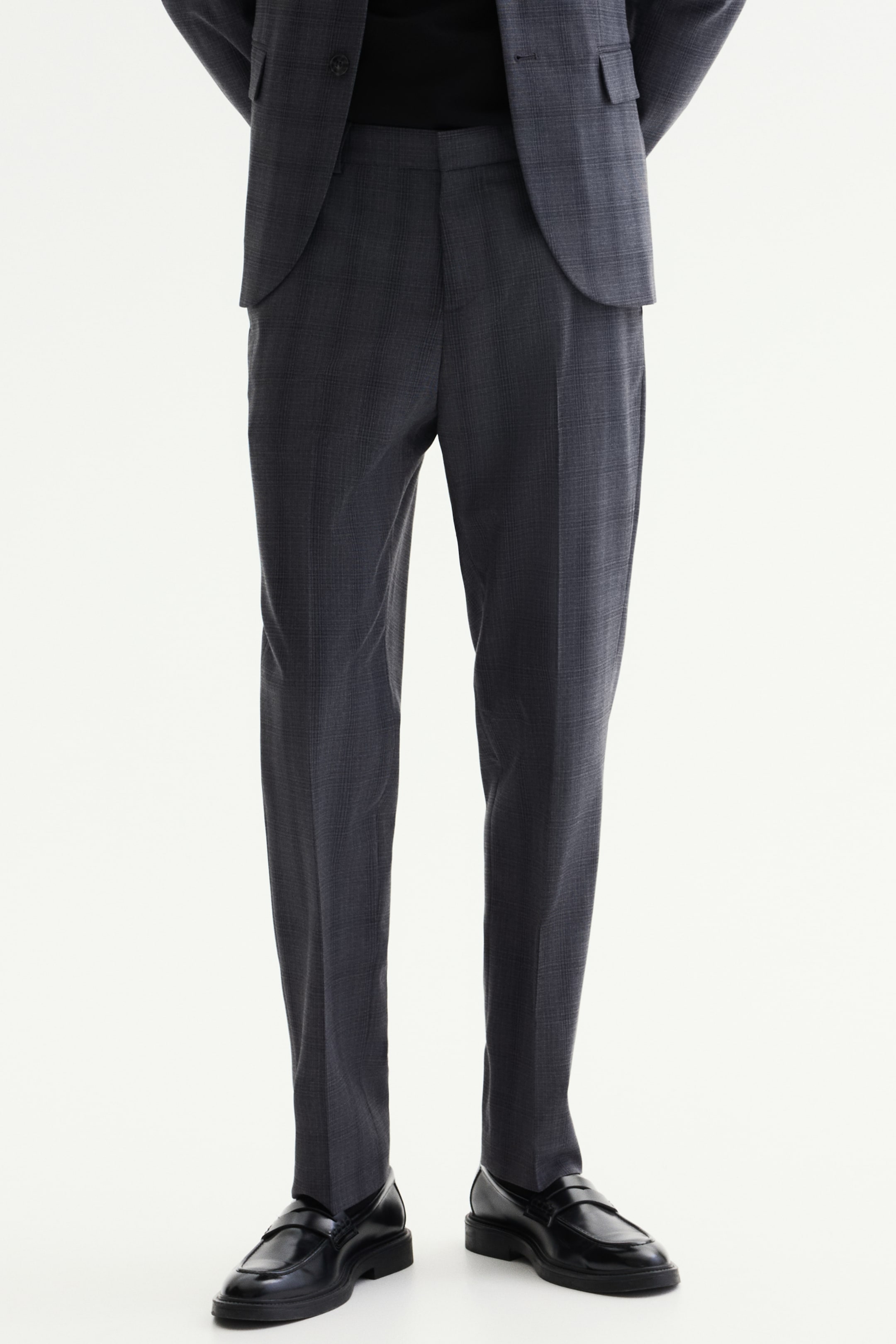 Pantalon d'habit près du corps