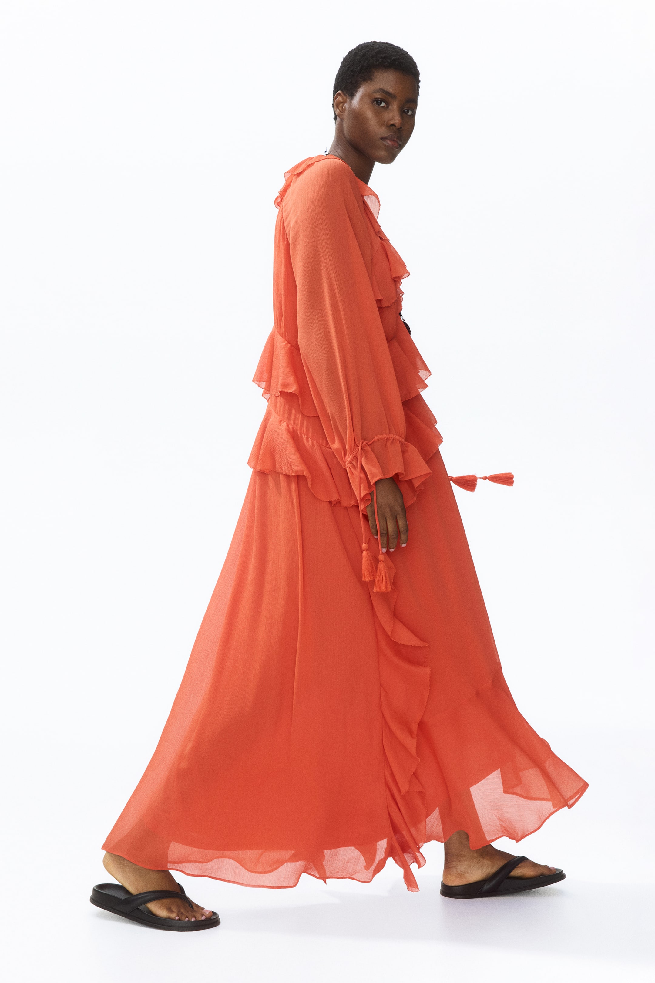 Женские платья H&M Oversized Flounced Dress — фото 7